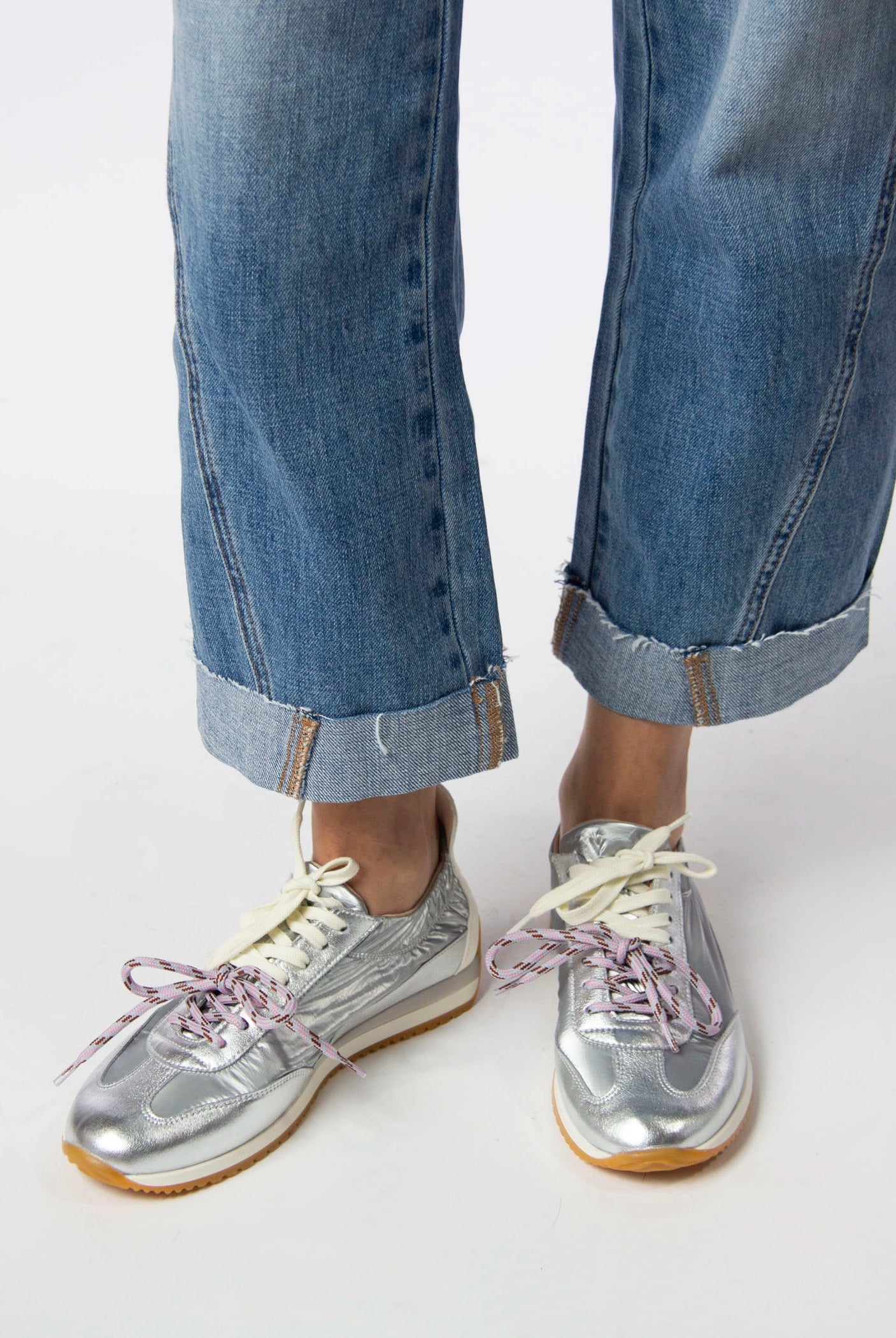 swatch_Silver l'idea metallic double lace sneaker