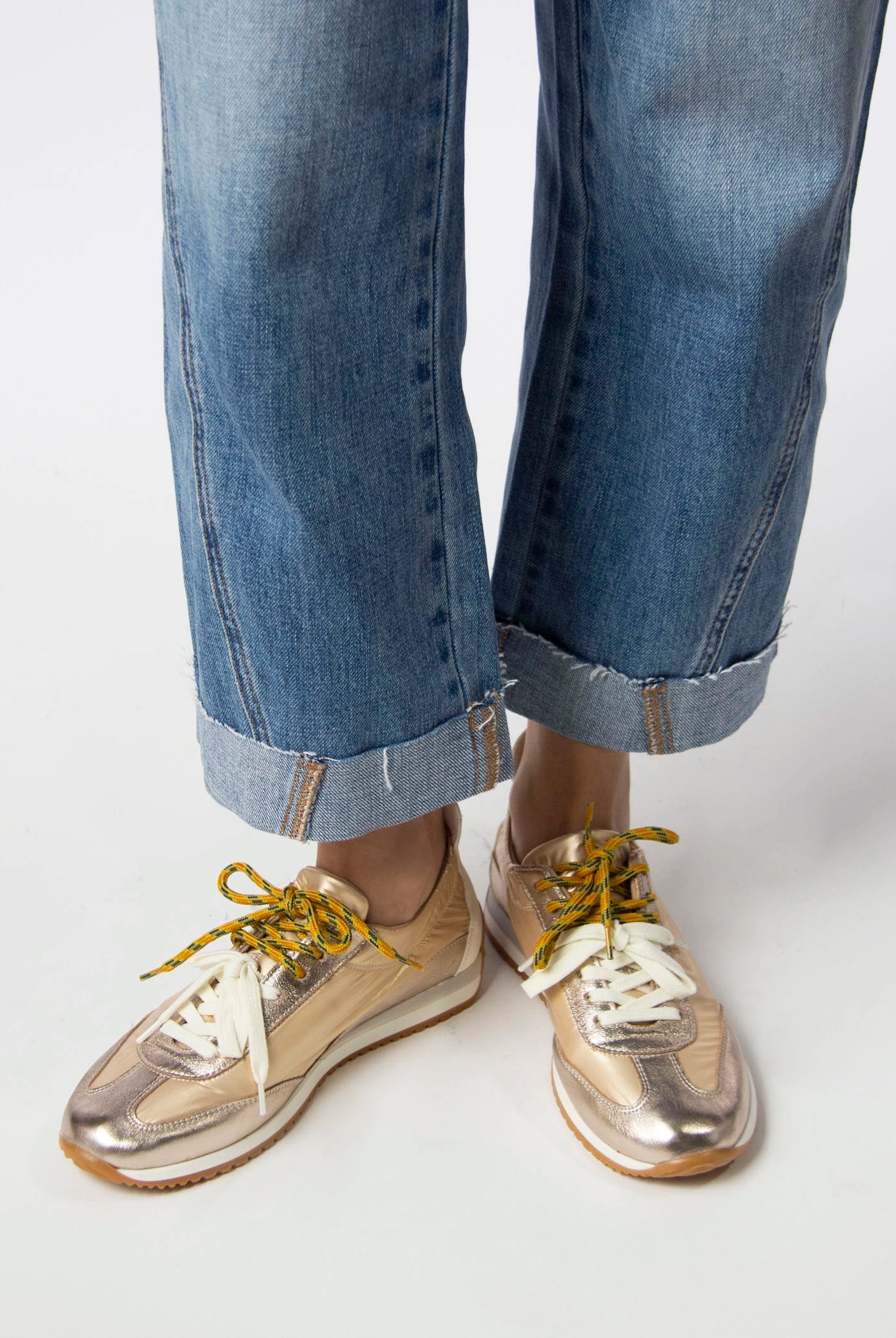 swatch_Platino l'idea metallic double lace sneaker