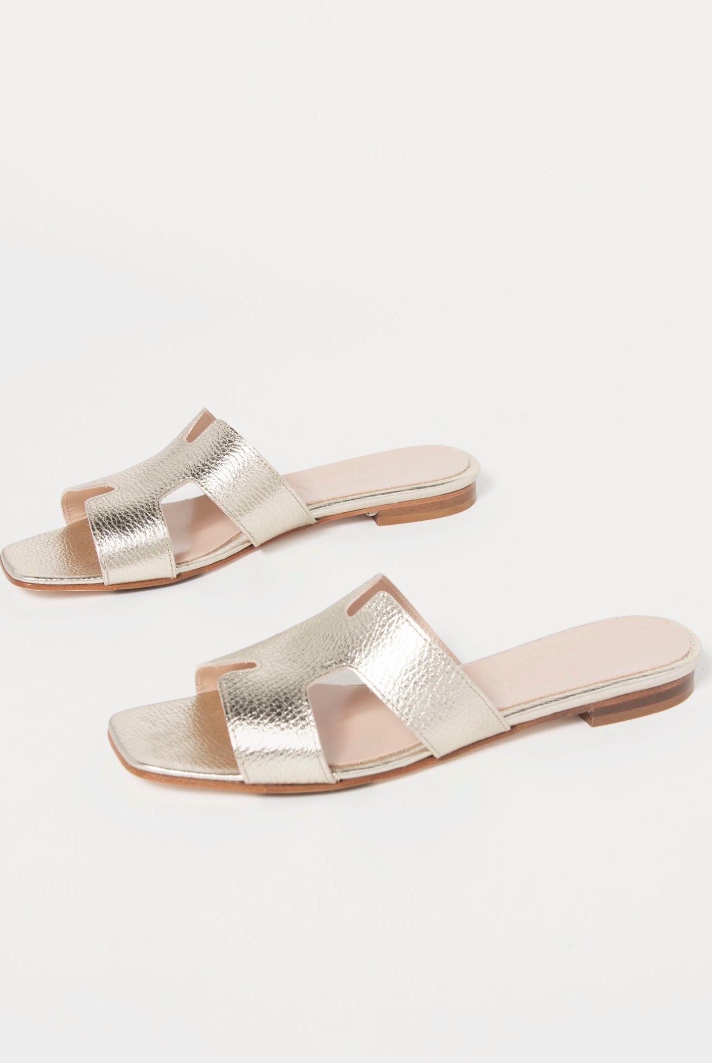 swatch_platino leather leather cutout sandal flat sandals
