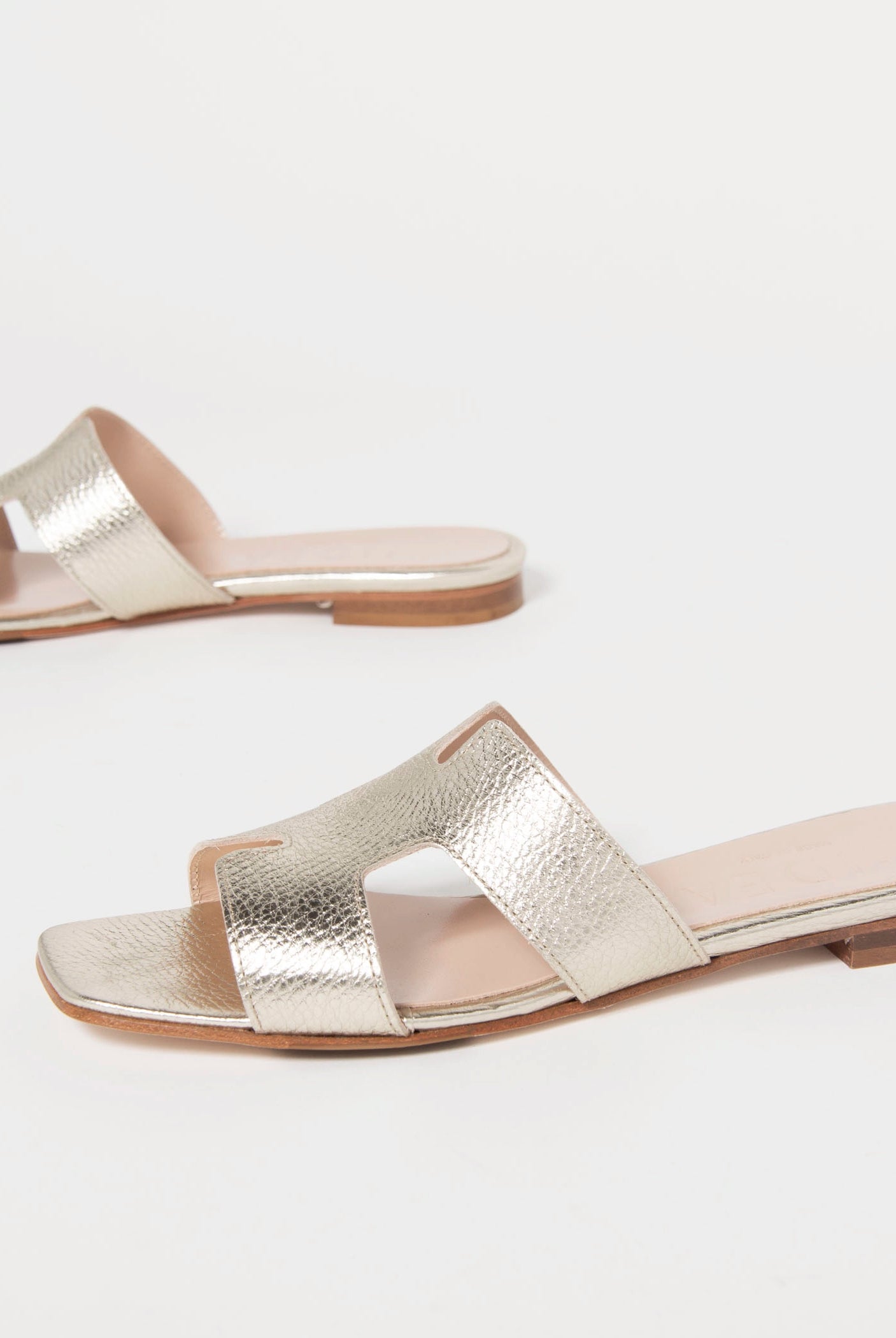 swatch_platino leather leather cutout sandal flat sandals
