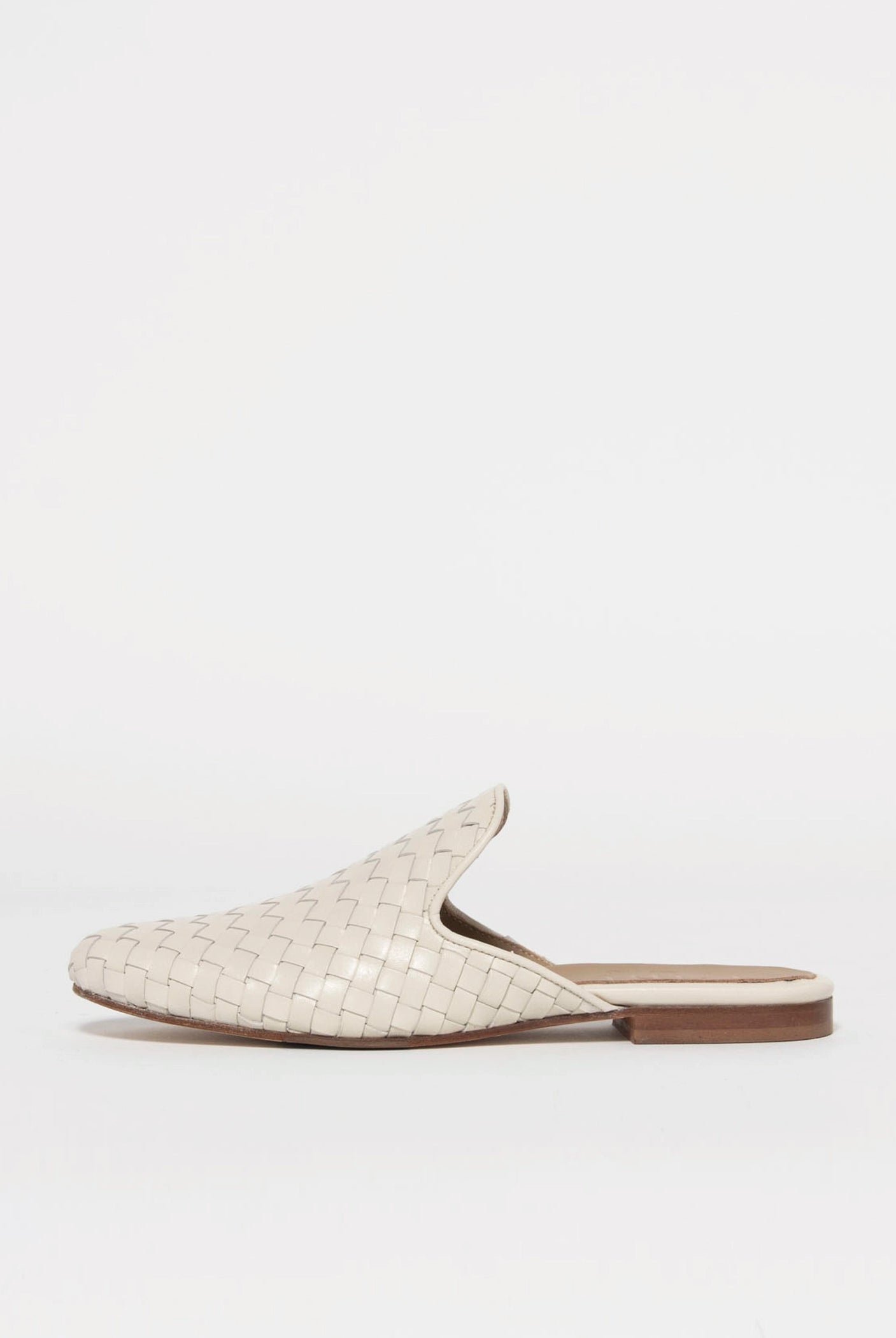 swatch_Ivory Leather l'idea woven mule