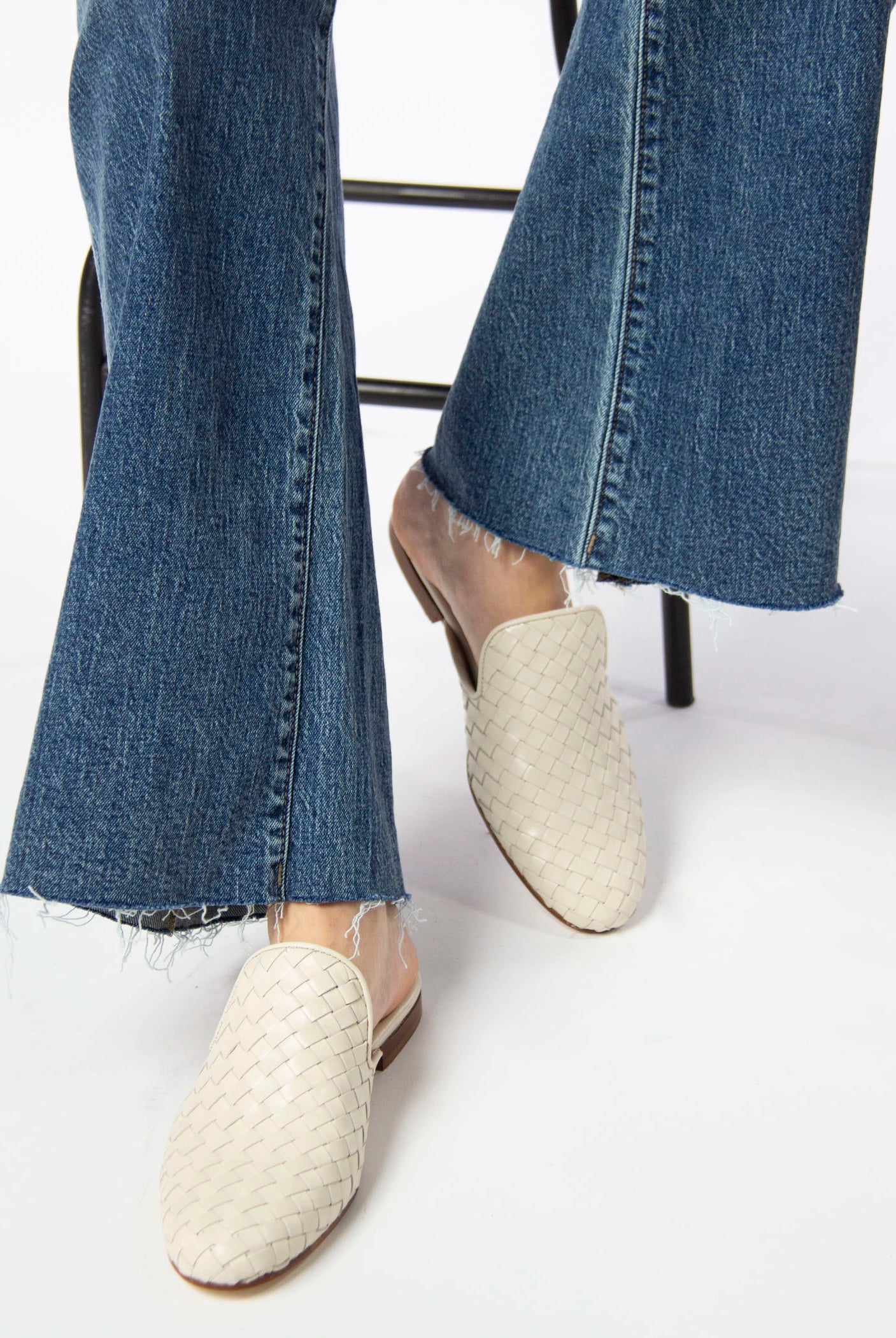 swatch_Ivory Leather l'idea woven mule