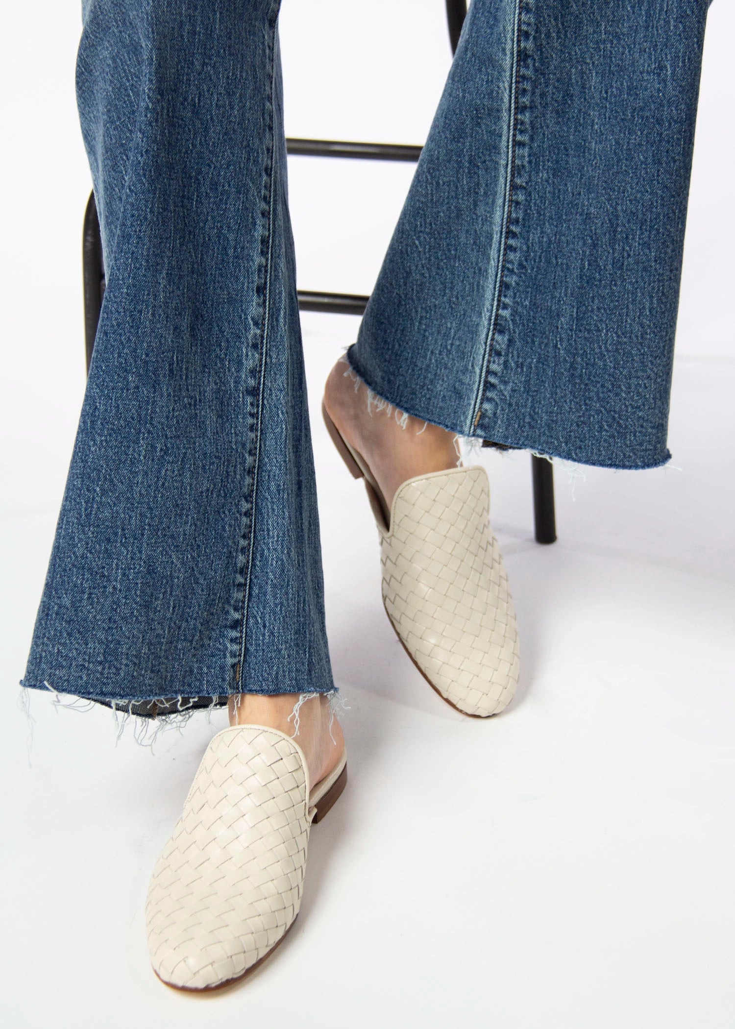 swatch_Ivory Leather l'idea woven mule