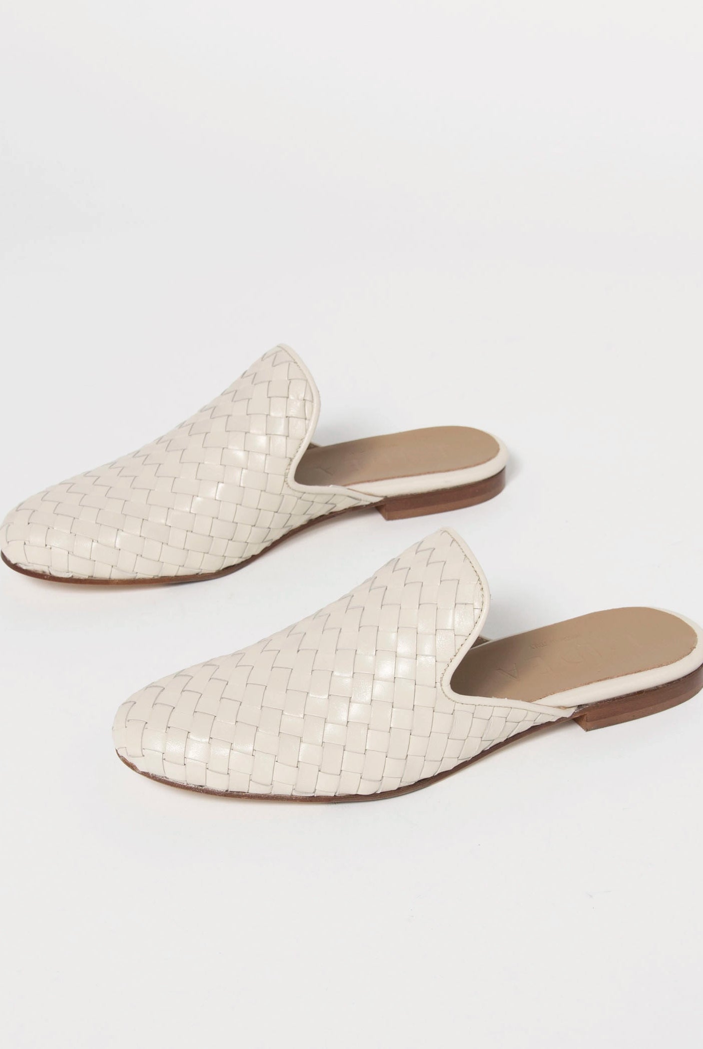 swatch_Ivory Leather l'idea woven mule