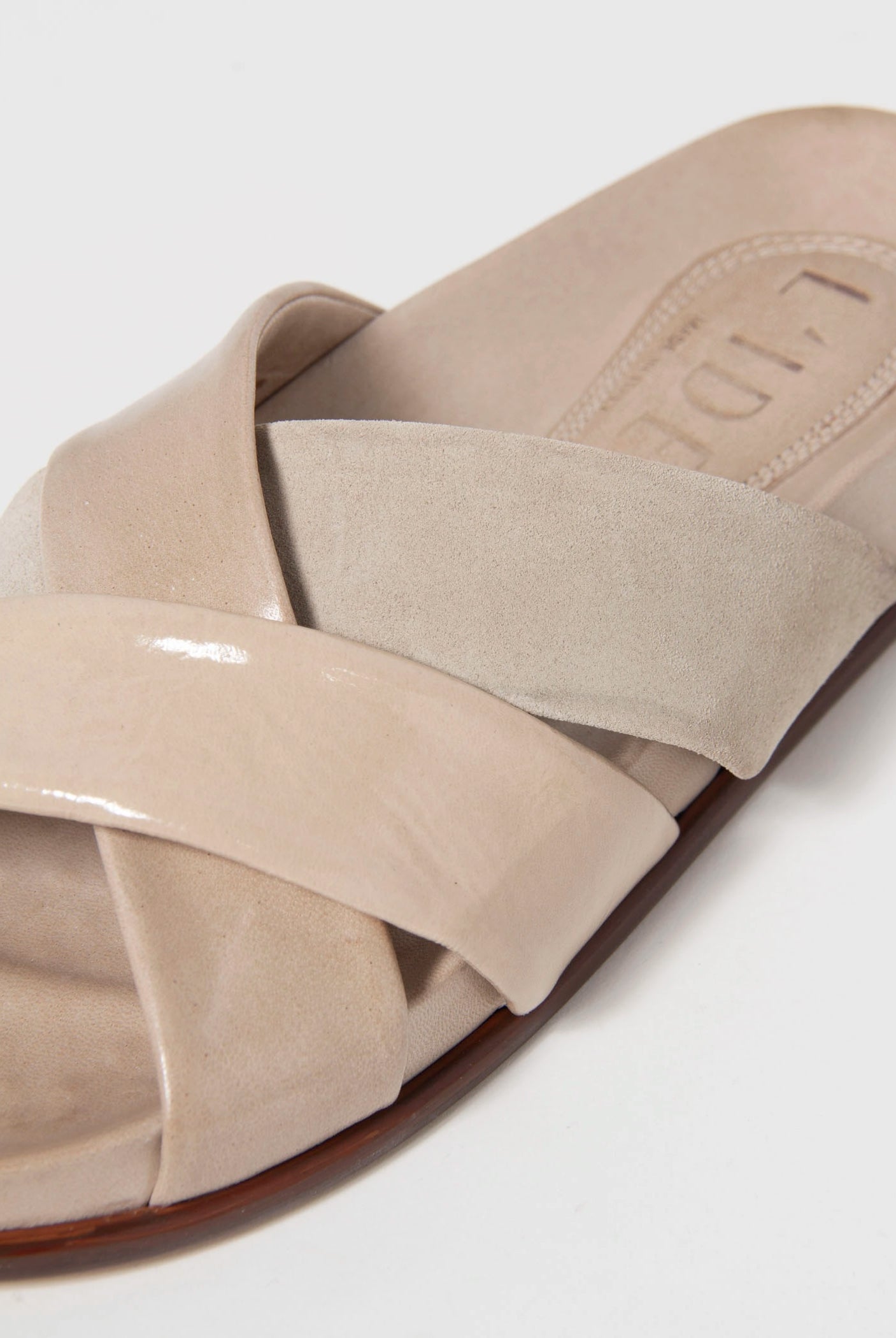 swatch_Beige Multi L'idea cross leather sandal