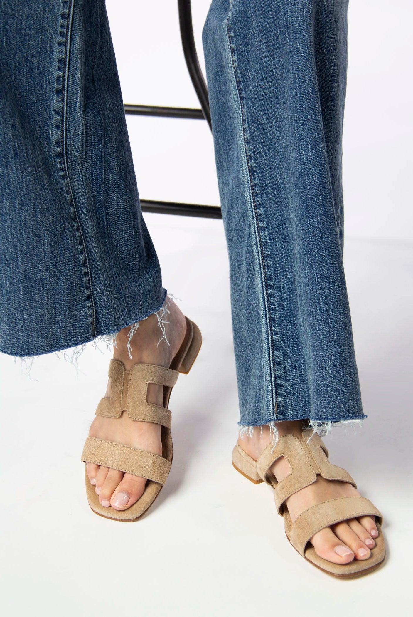 swatch_Sand Suede l'idea flat leather sandal