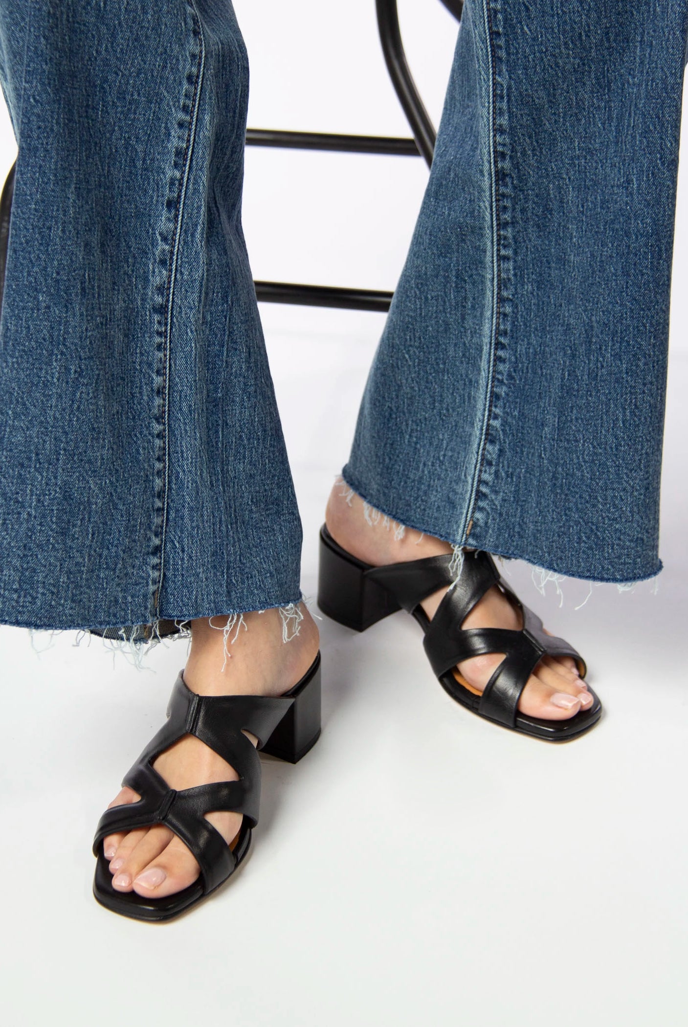 swatch_Black Leather block heel sandal