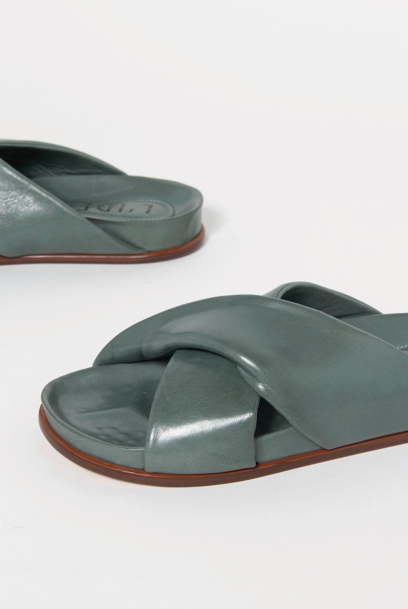 swatch_Aqua Marine Leather l'idea twist leather sandal