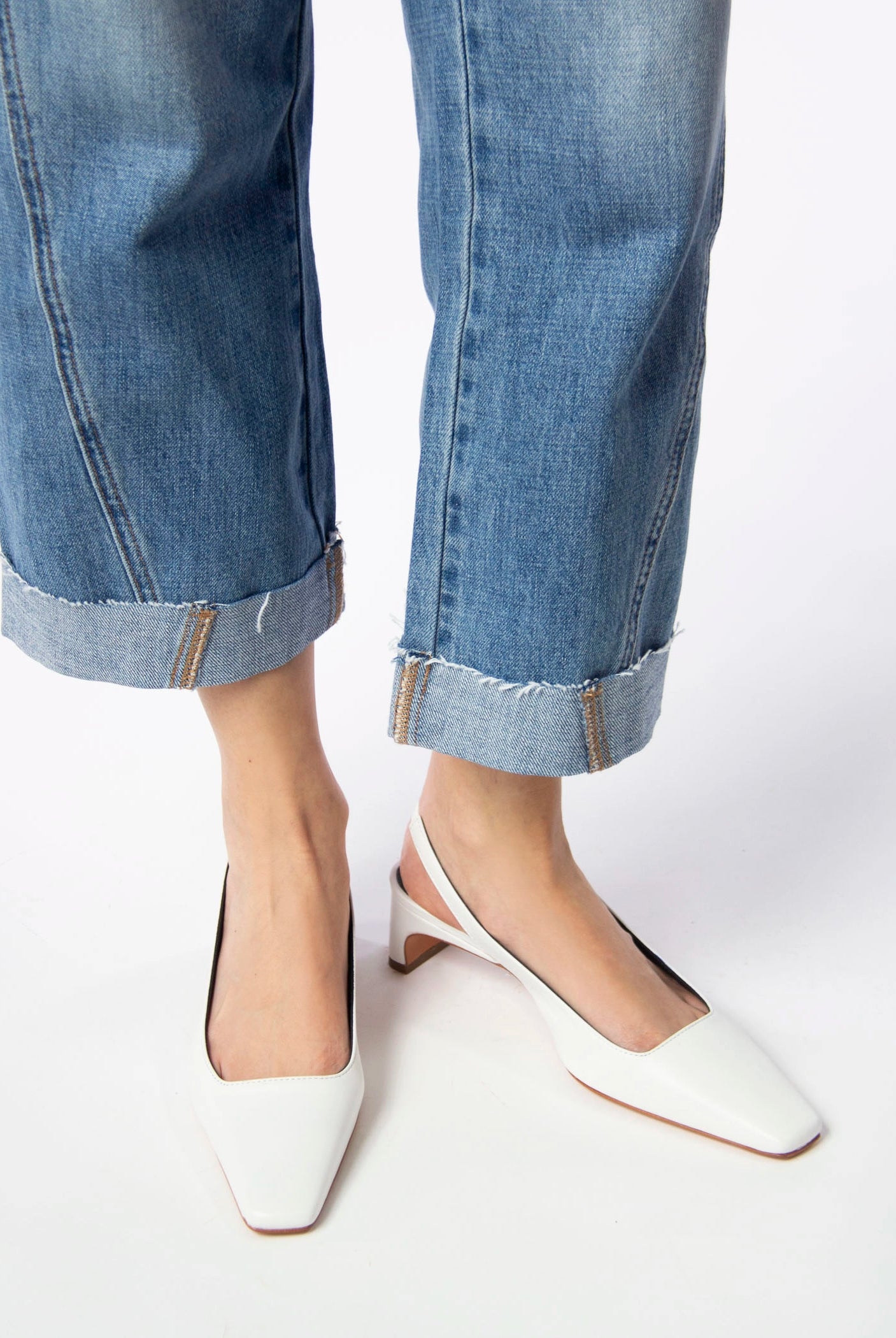 swatch_White Leather l'idea slingback pump