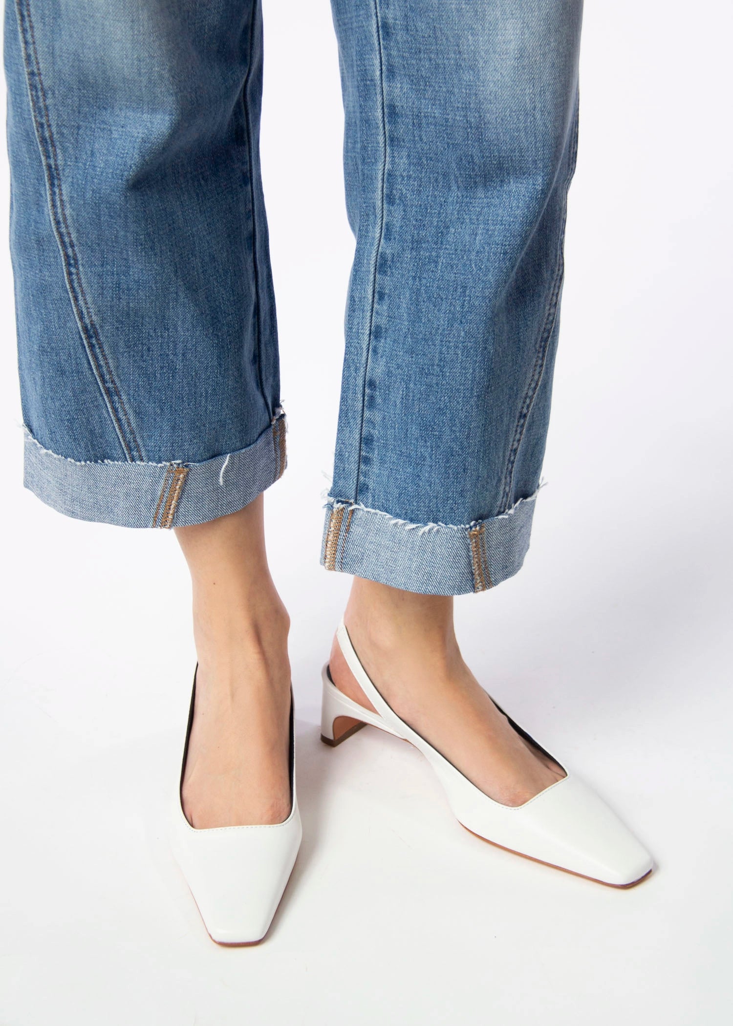 swatch_White Leather l'idea slingback pump