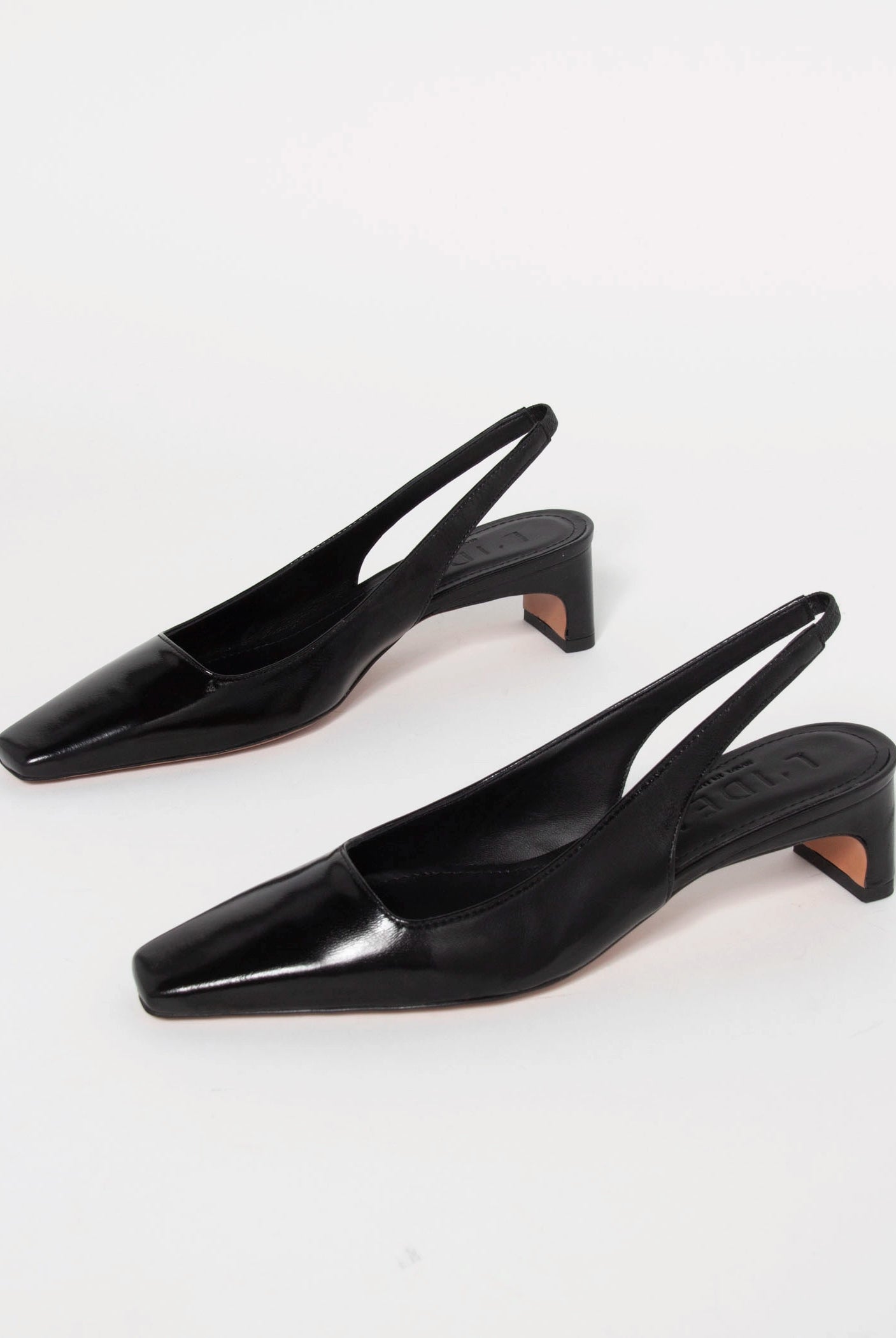 swatch_Black Leather l'idea slingback pump