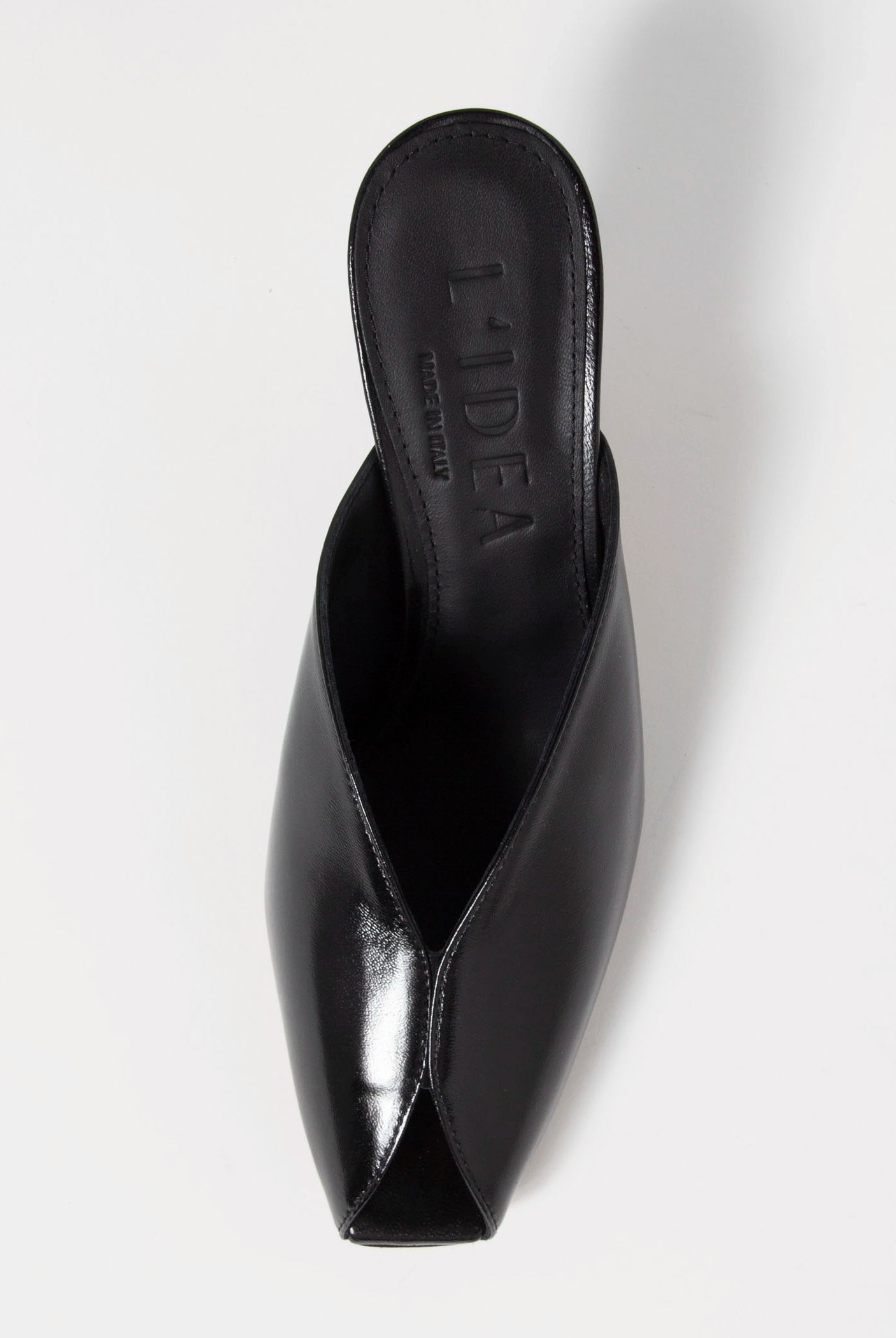 swatch_Black Leather l'idea peep toe sandal