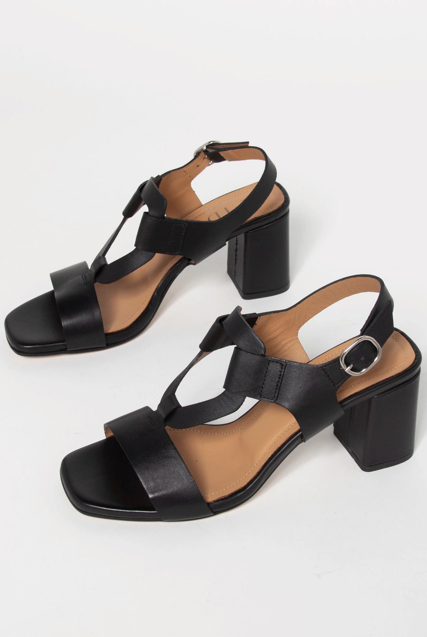 swatch_Black Leather heeled leather sandal