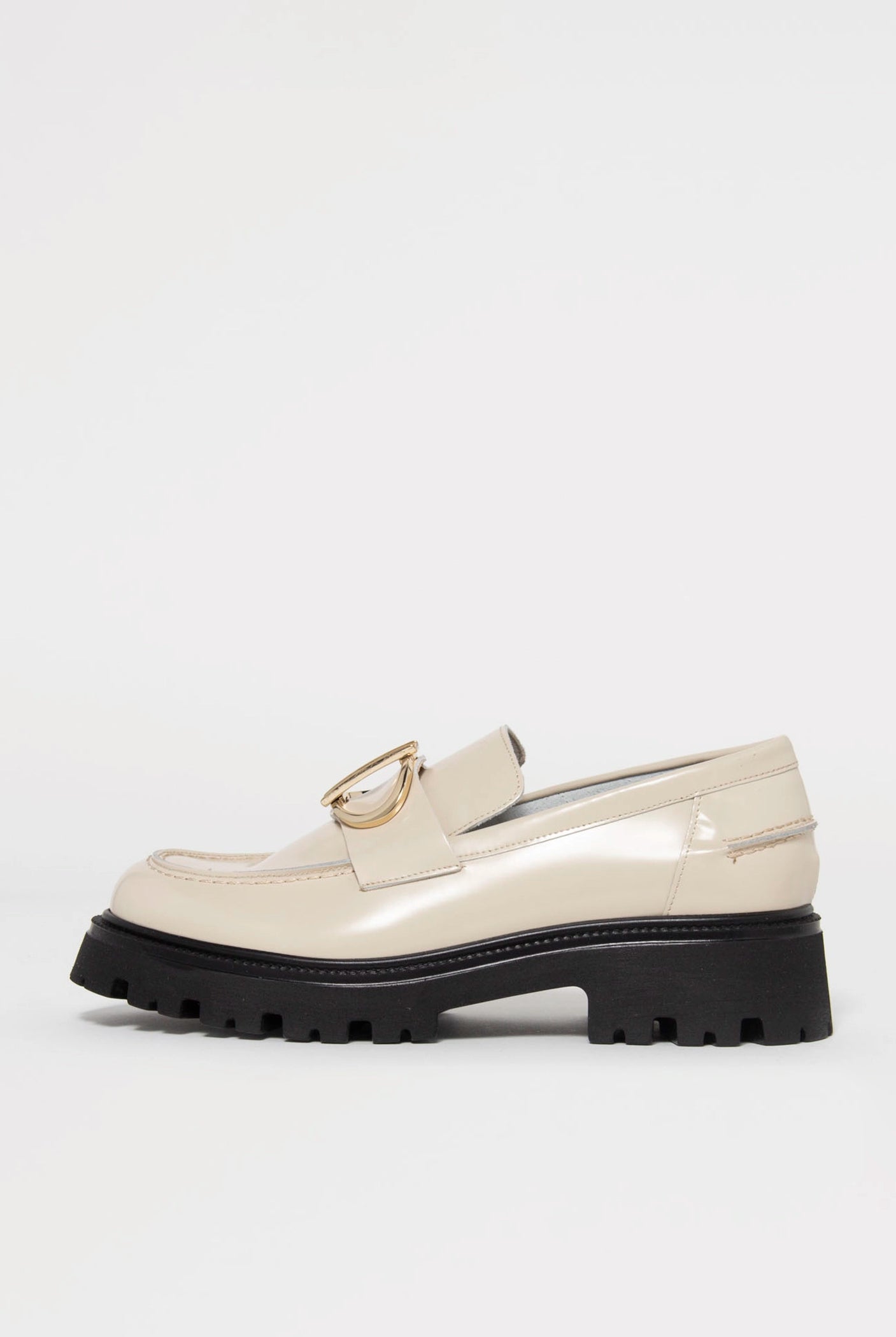 swatch_Sand Leather l'idea lug sole loafer