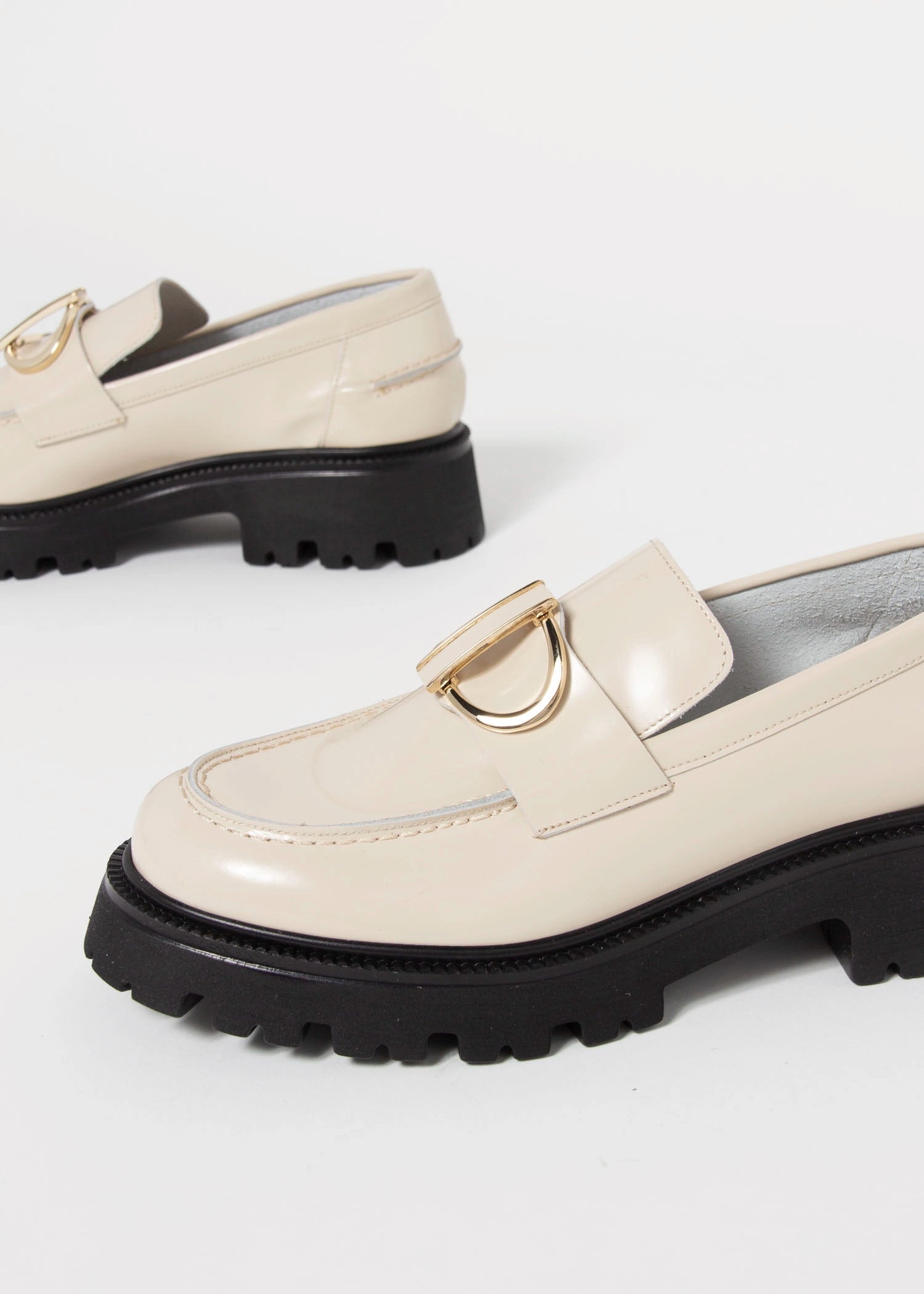 swatch_Sand Leather l'idea lug sole loafer