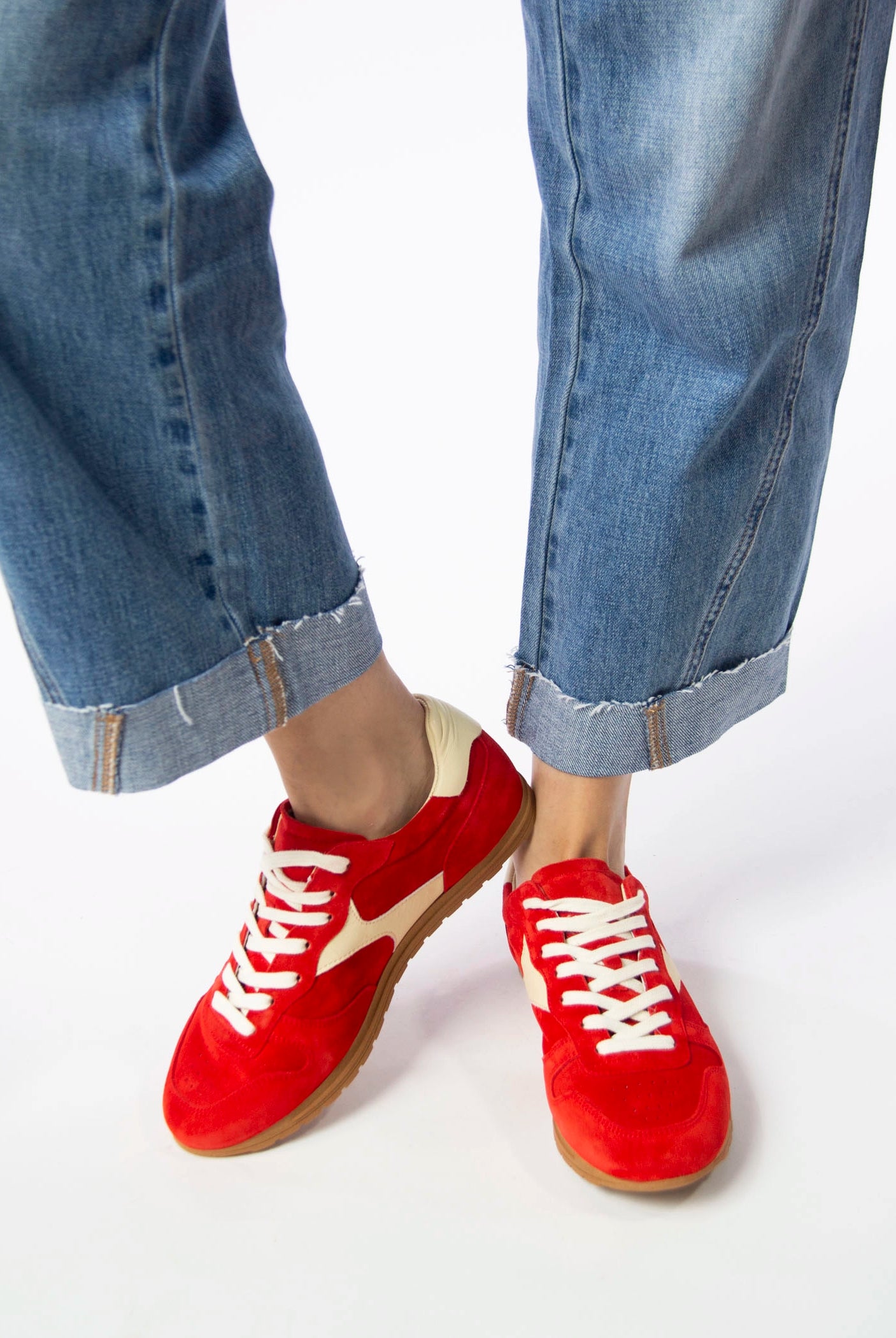 swatch_Red Suede l'idea sneakerina