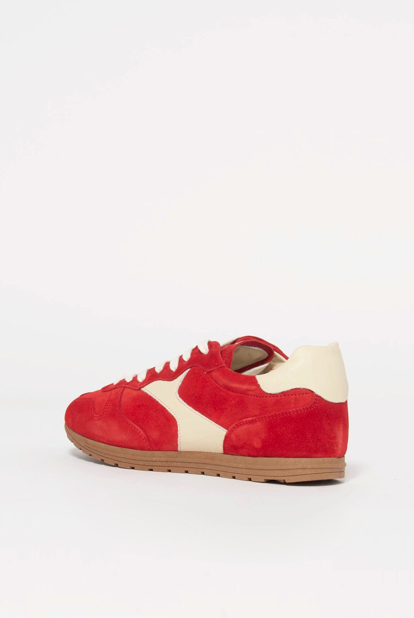 swatch_Red Suede l'idea sneakerina