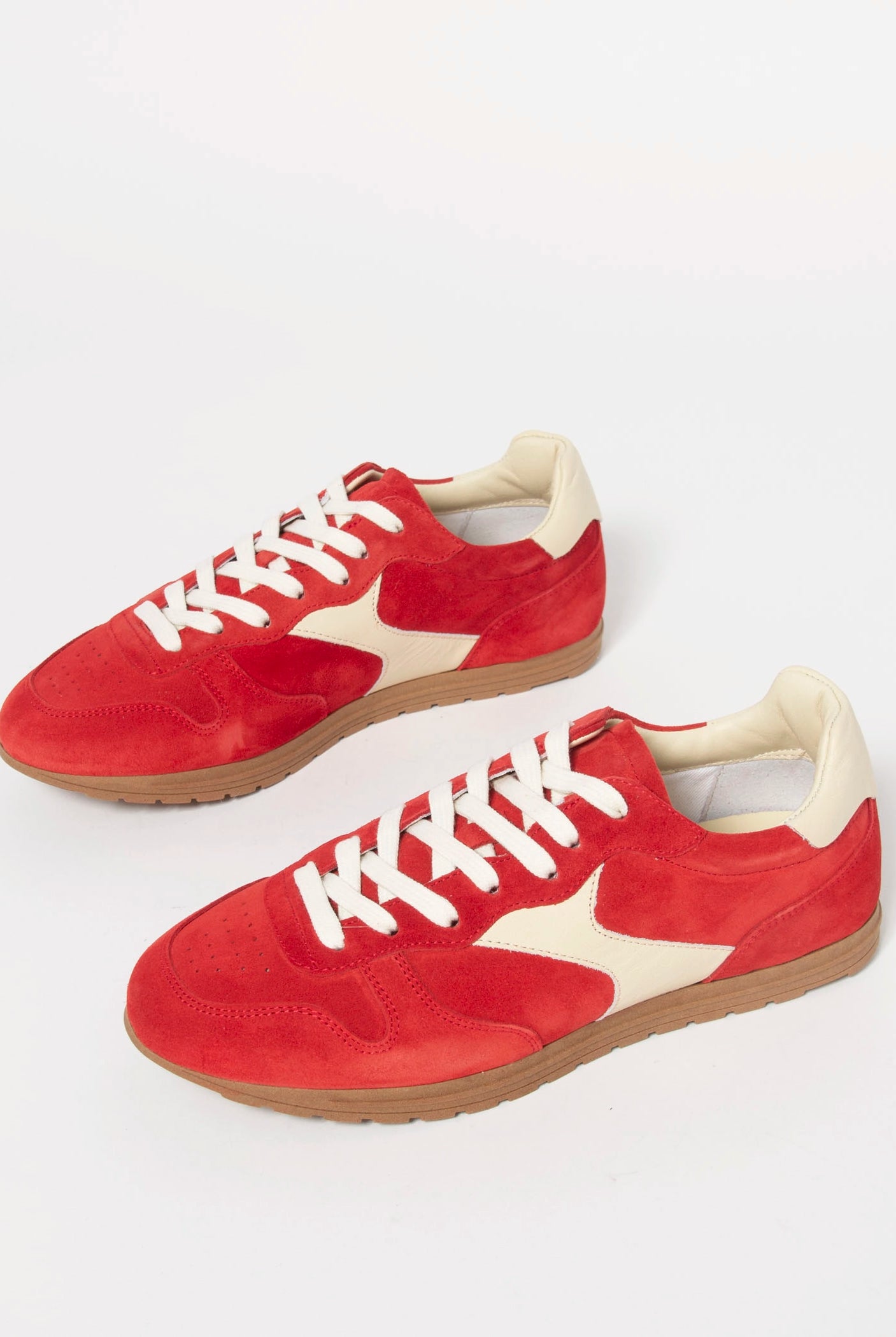 swatch_Red Suede l'idea sneakerina