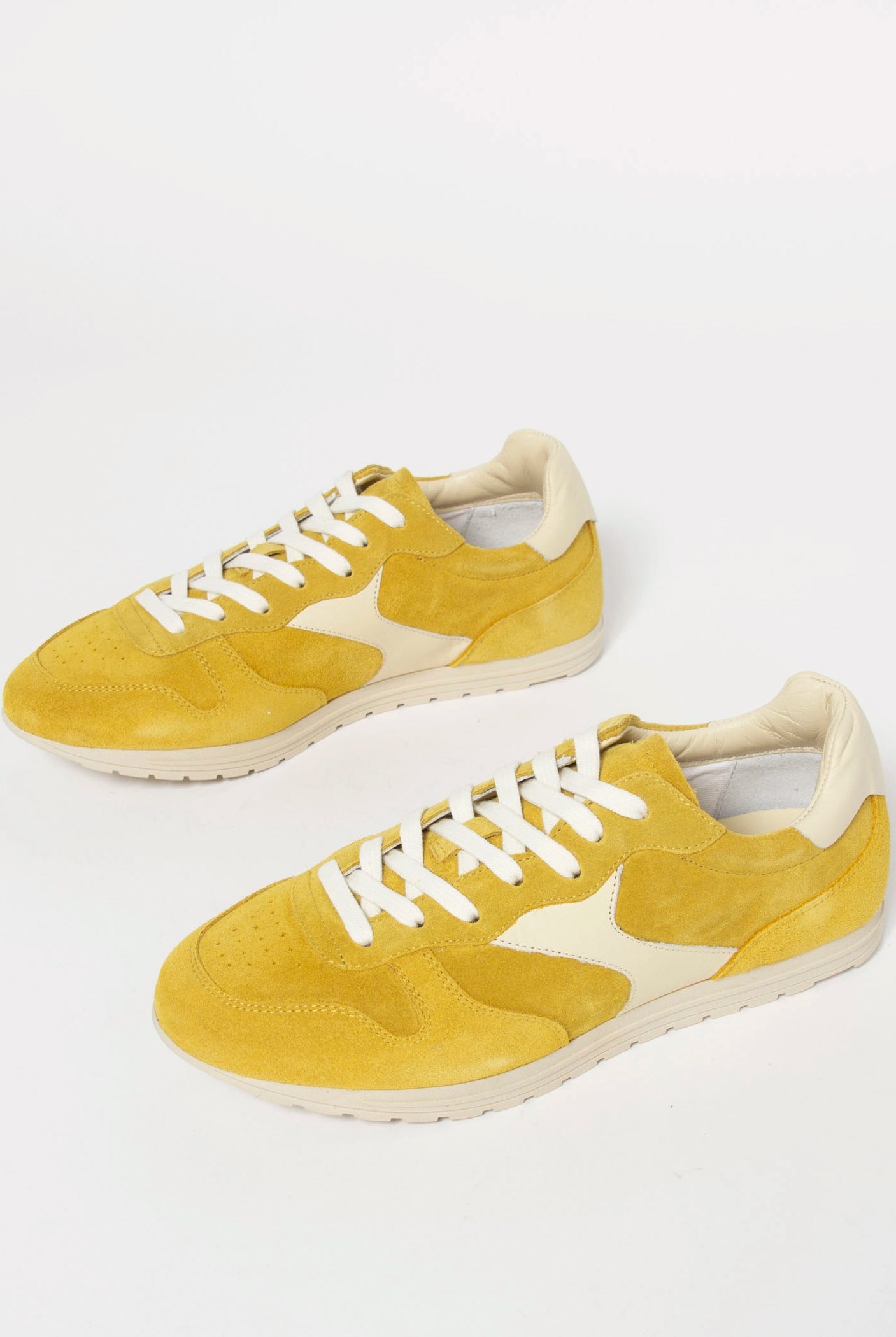 swatch_Canary Suede l'idea sneakerina