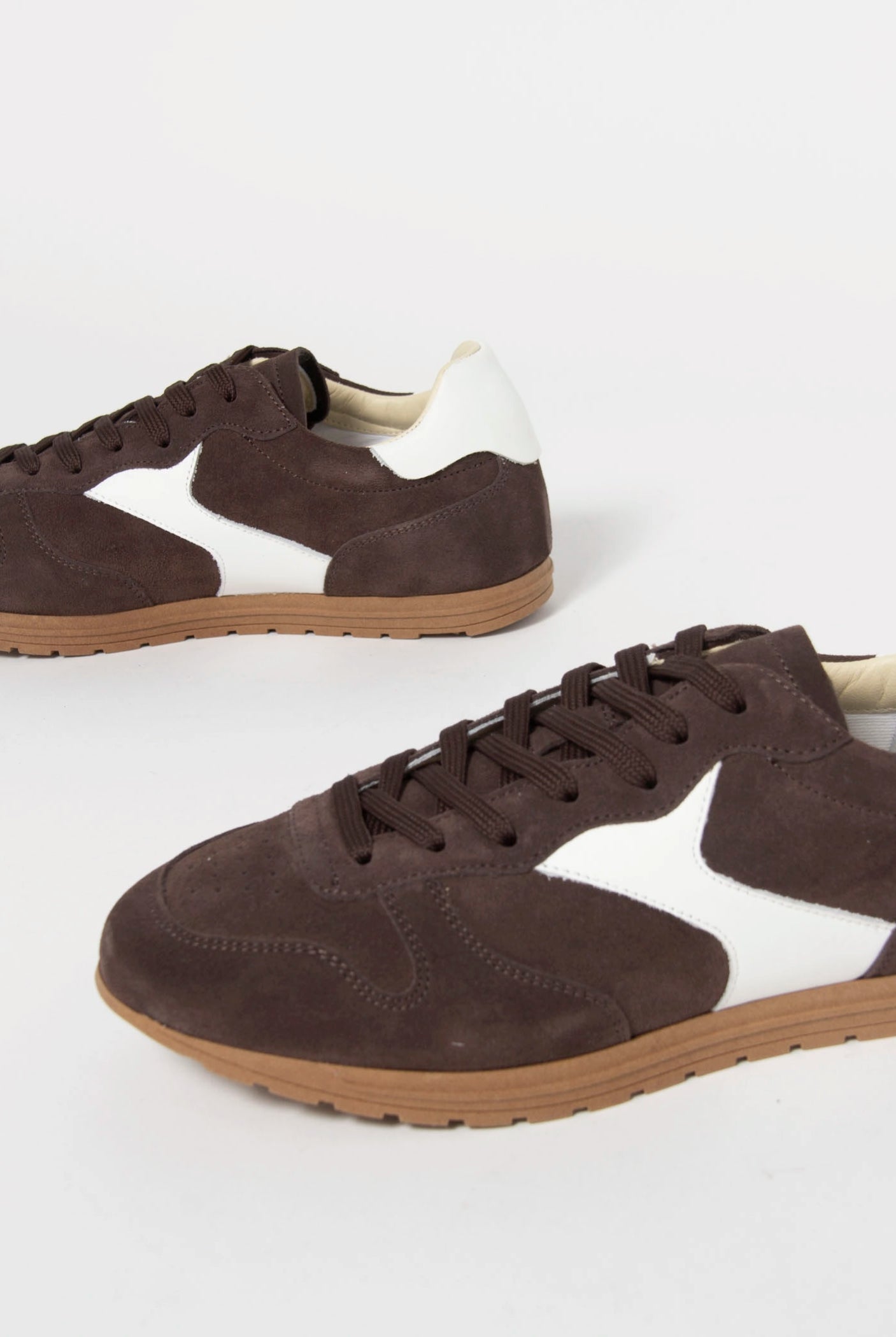 swatch_Chocolate Suede l'idea sneakerina