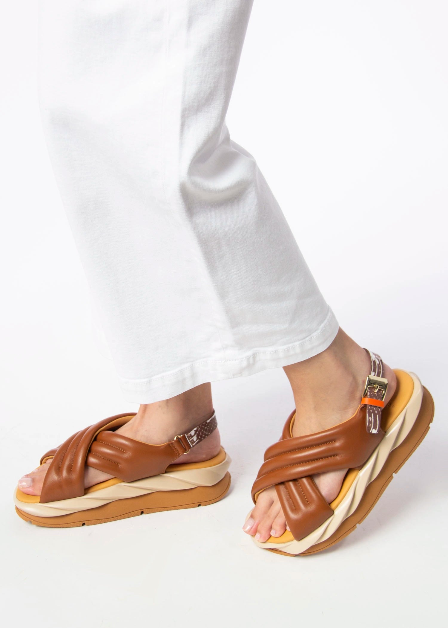 swatch_Brown Leather 4ccccees mellow mana platform sandal