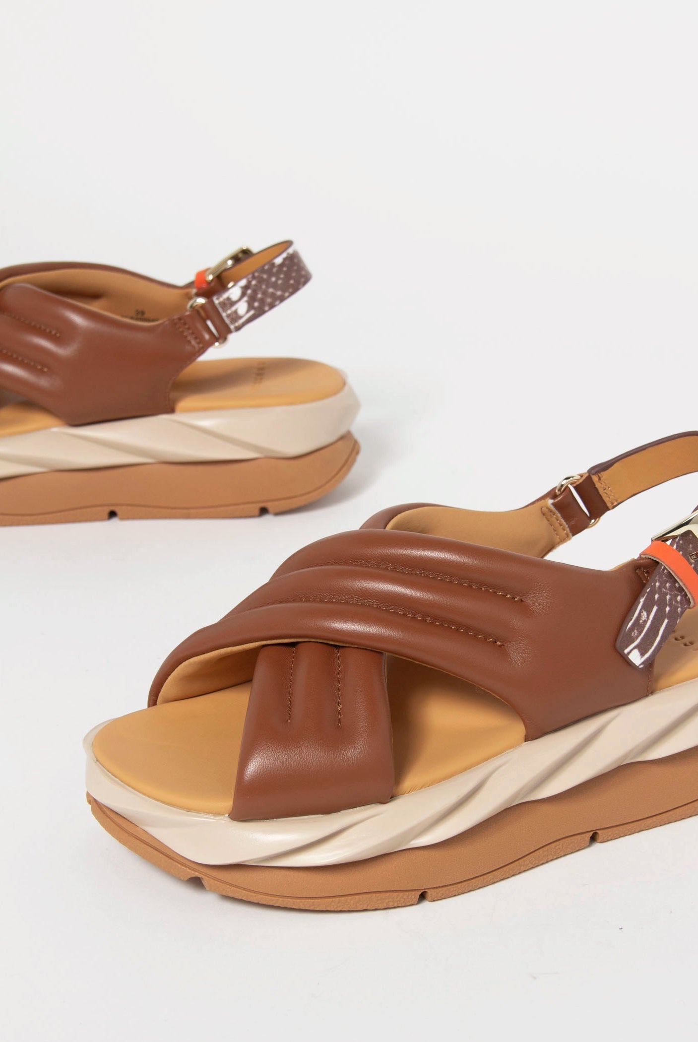 swatch_Brown Leather 4ccccees mellow mana platform sandal