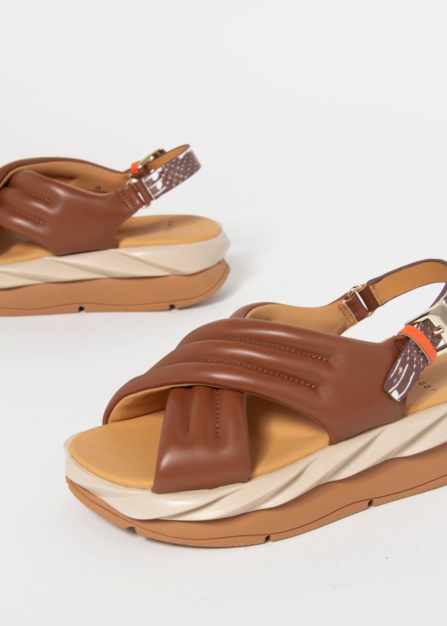 swatch_Brown Leather 4ccccees mellow mana platform sandal
