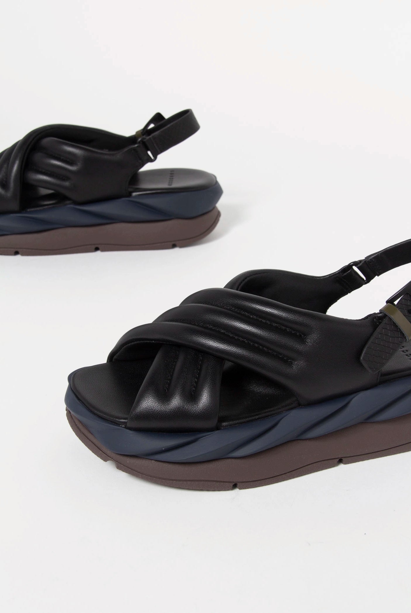swatch_Black Leather 4ccccees mellow mana platform sandal