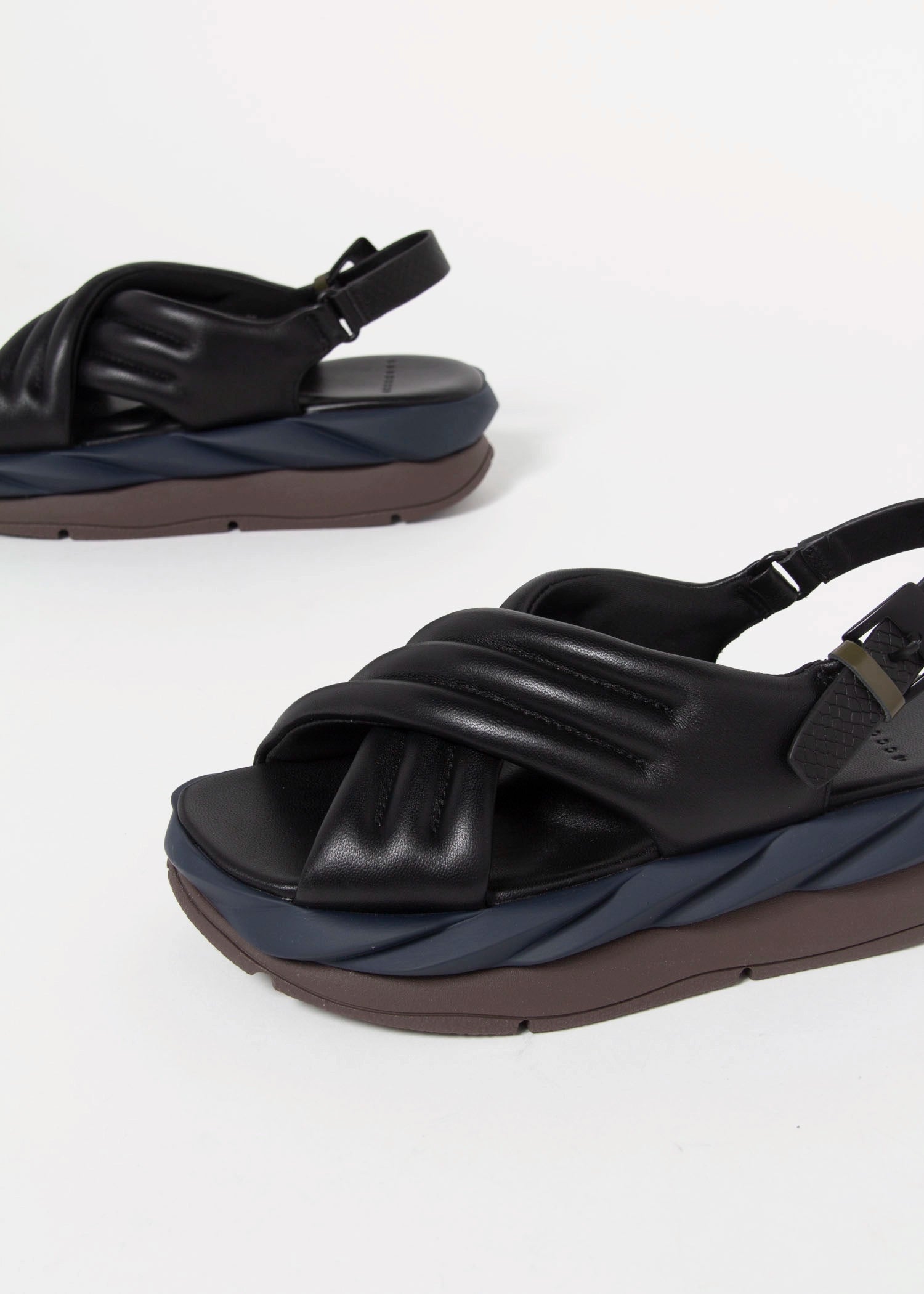 swatch_Black Leather 4ccccees mellow mana platform sandal