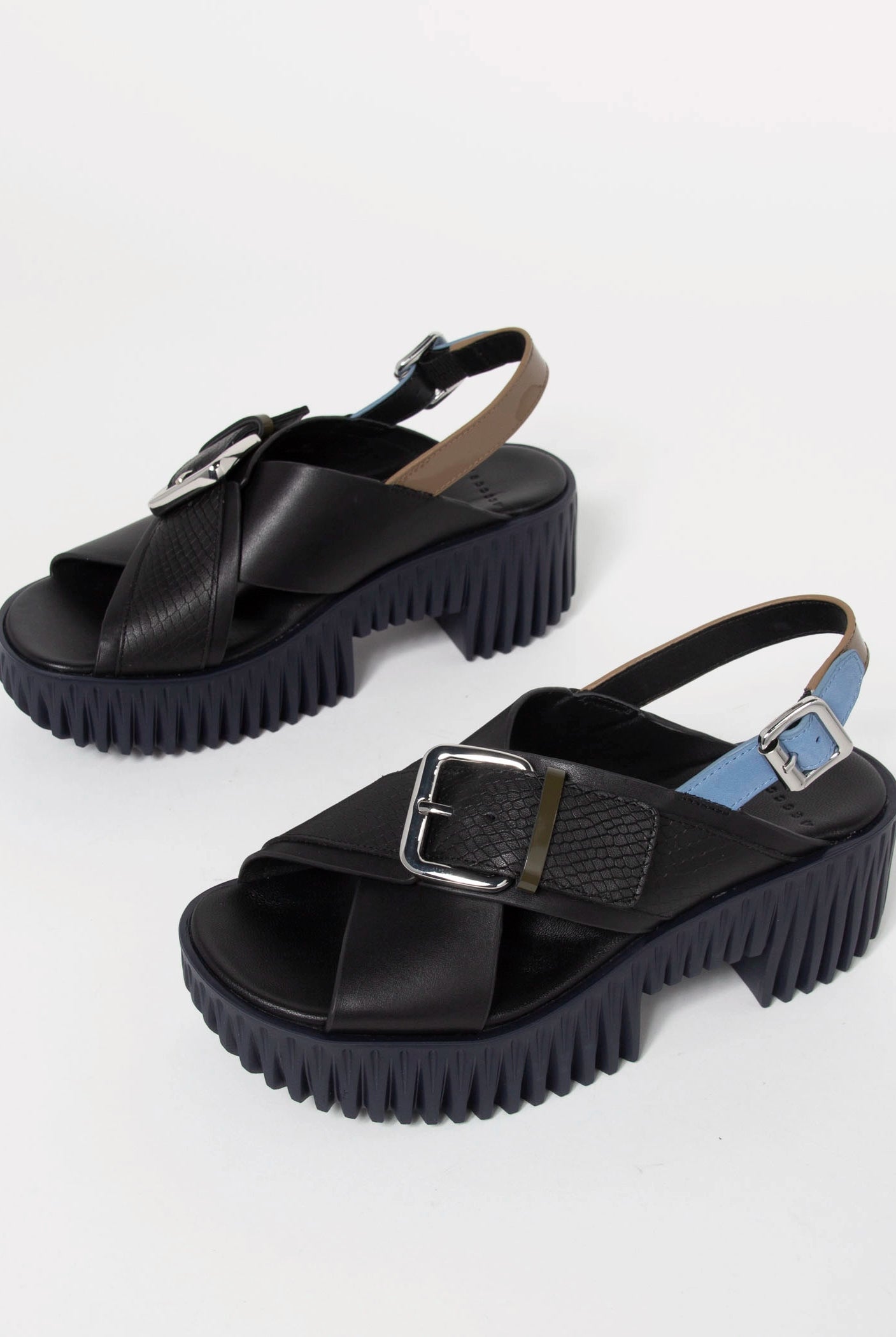 swatch_Cosmos 4ccccees plia juno platform sandal