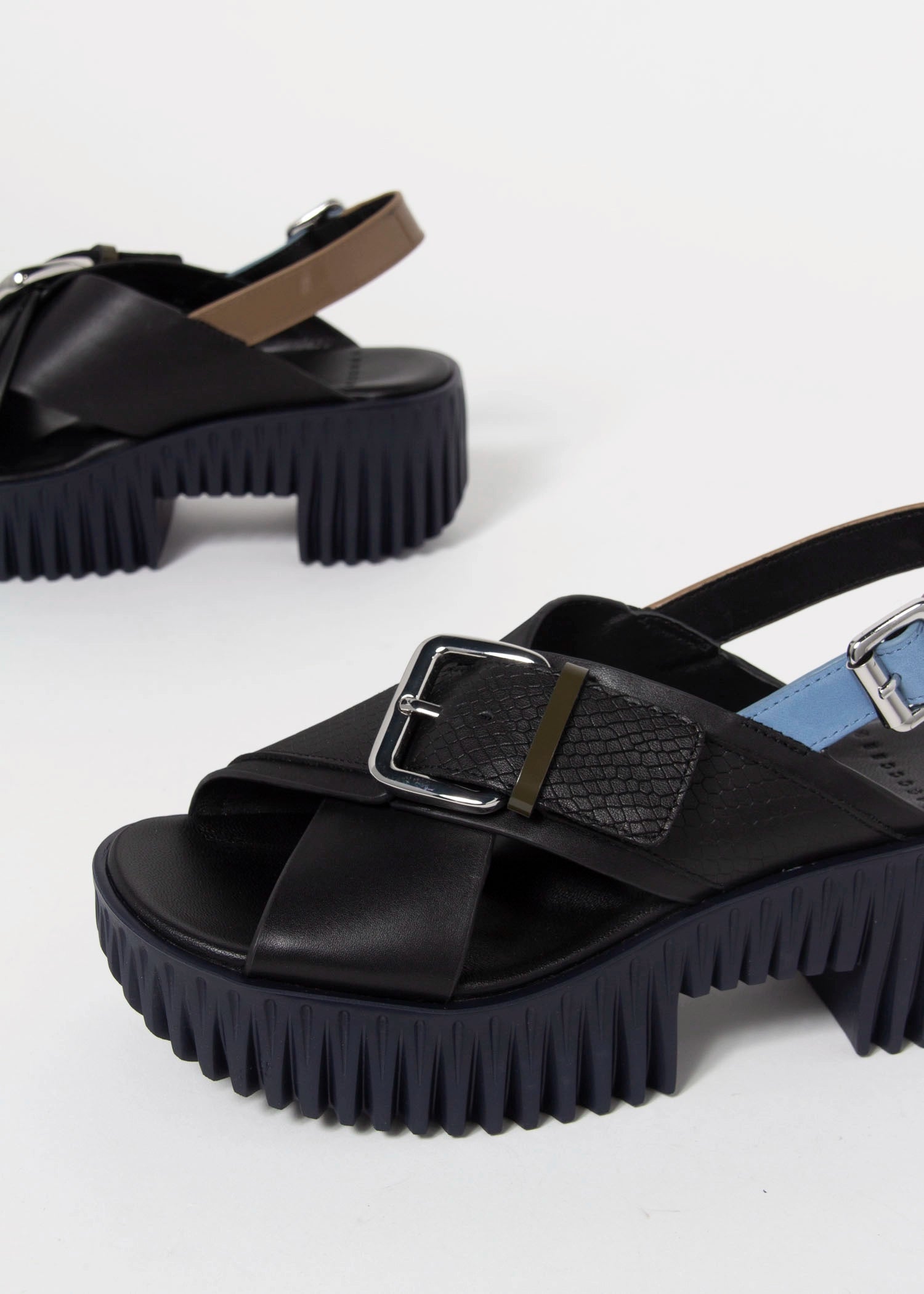 swatch_Cosmos 4ccccees plia juno platform sandal