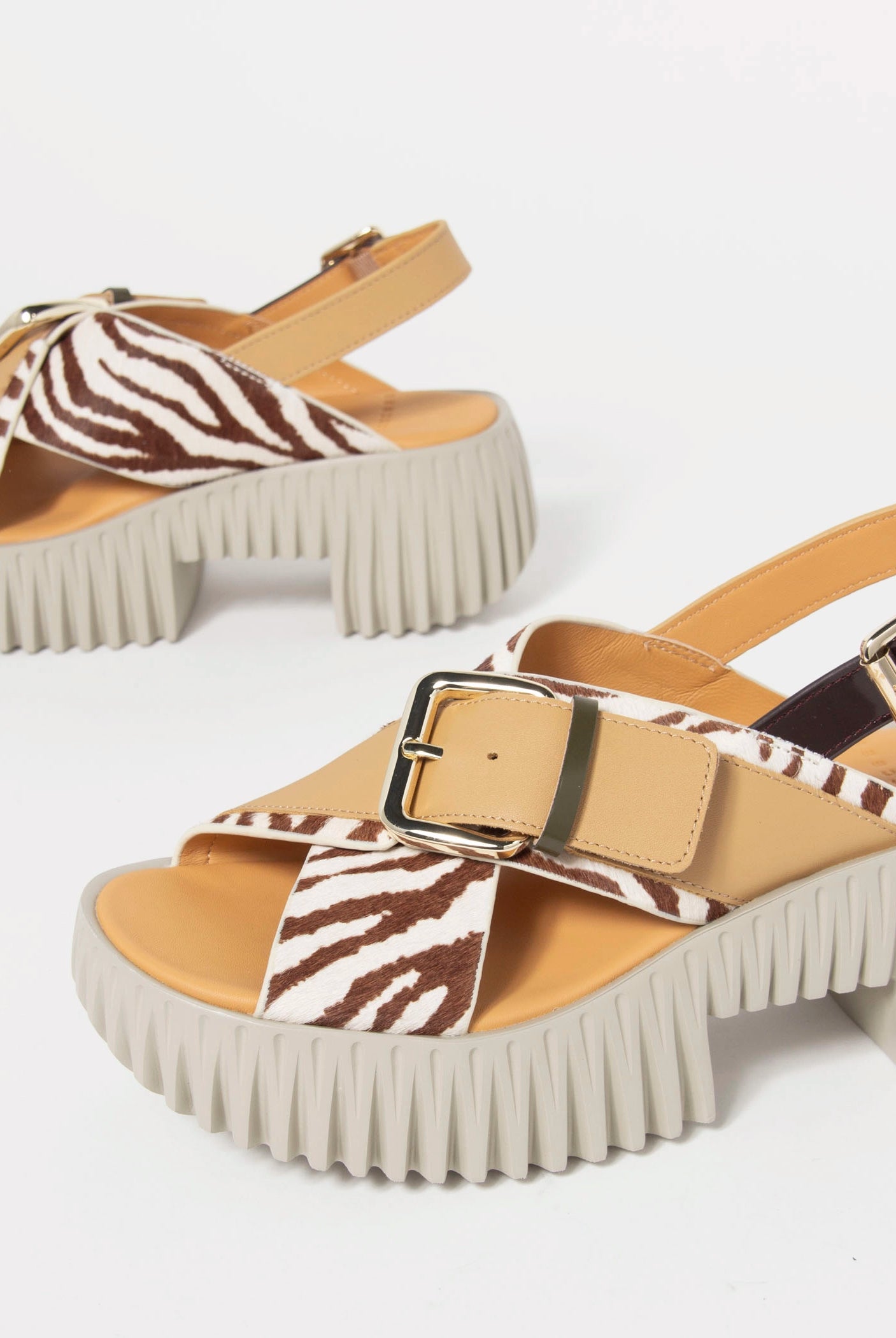 swatch_Zebra Mix 4ccccees plia juno platform sandal