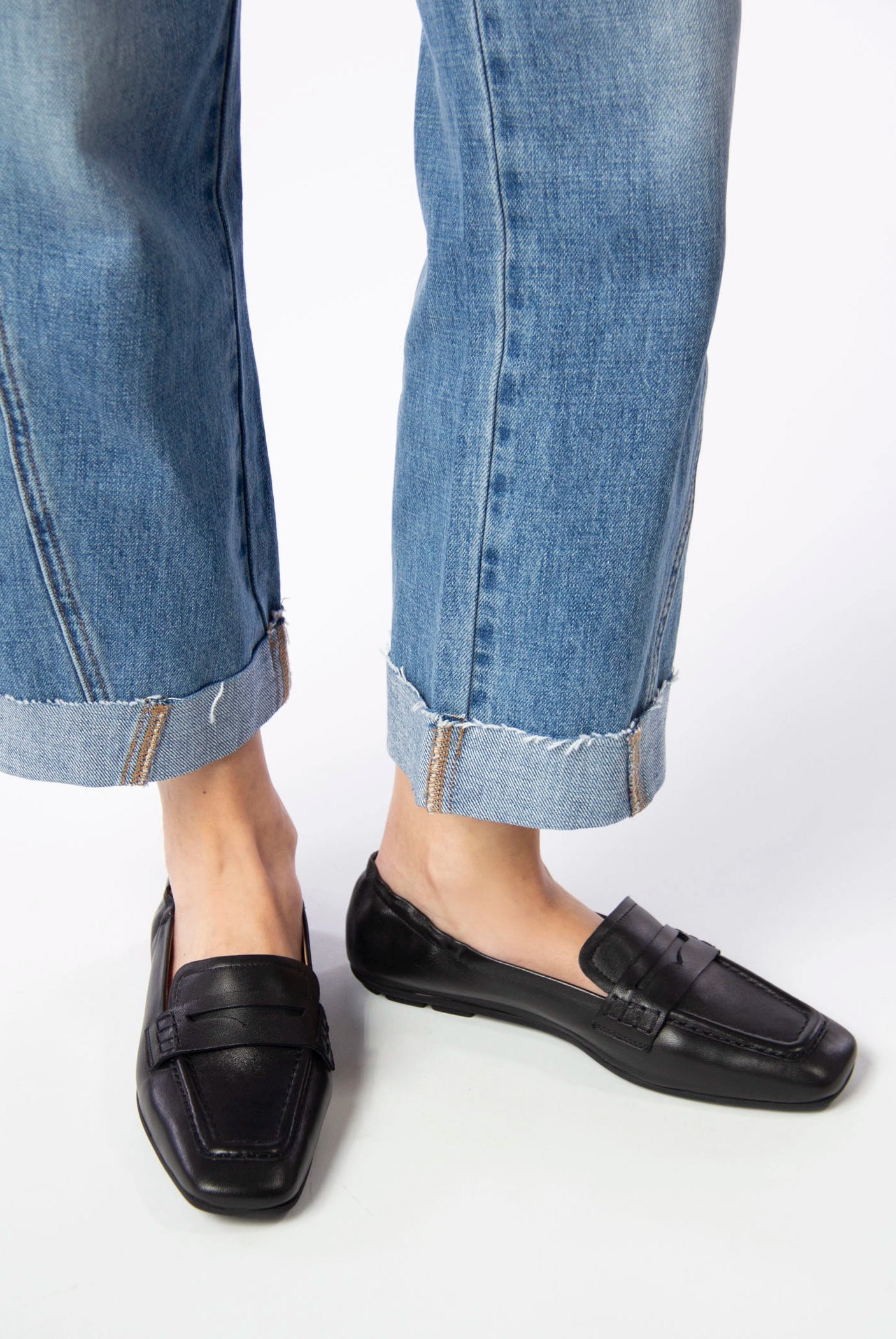 swatch_Black Leather driving moccasin loafers shoes