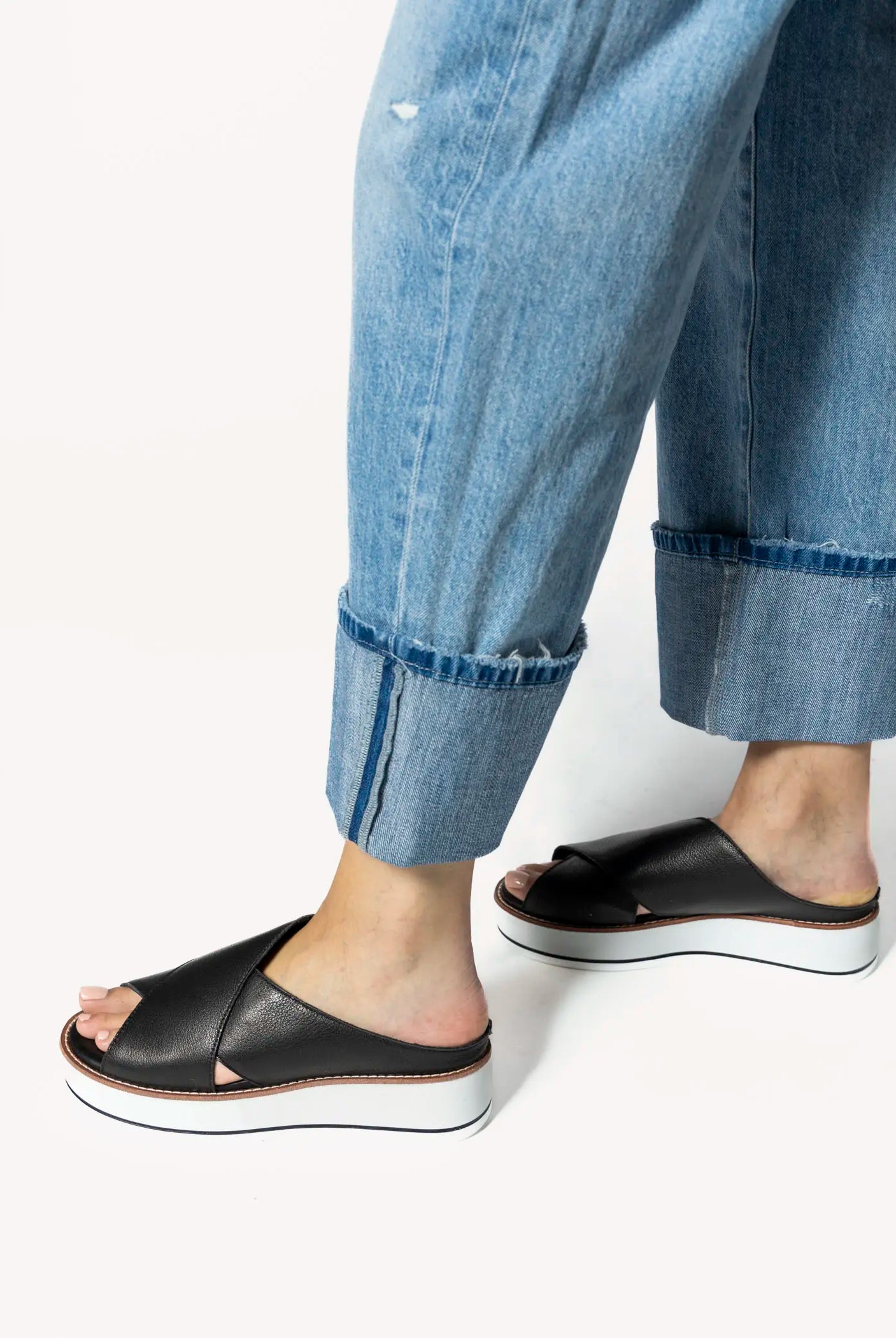 swatch_black leather orelia slide sandal platform sandals