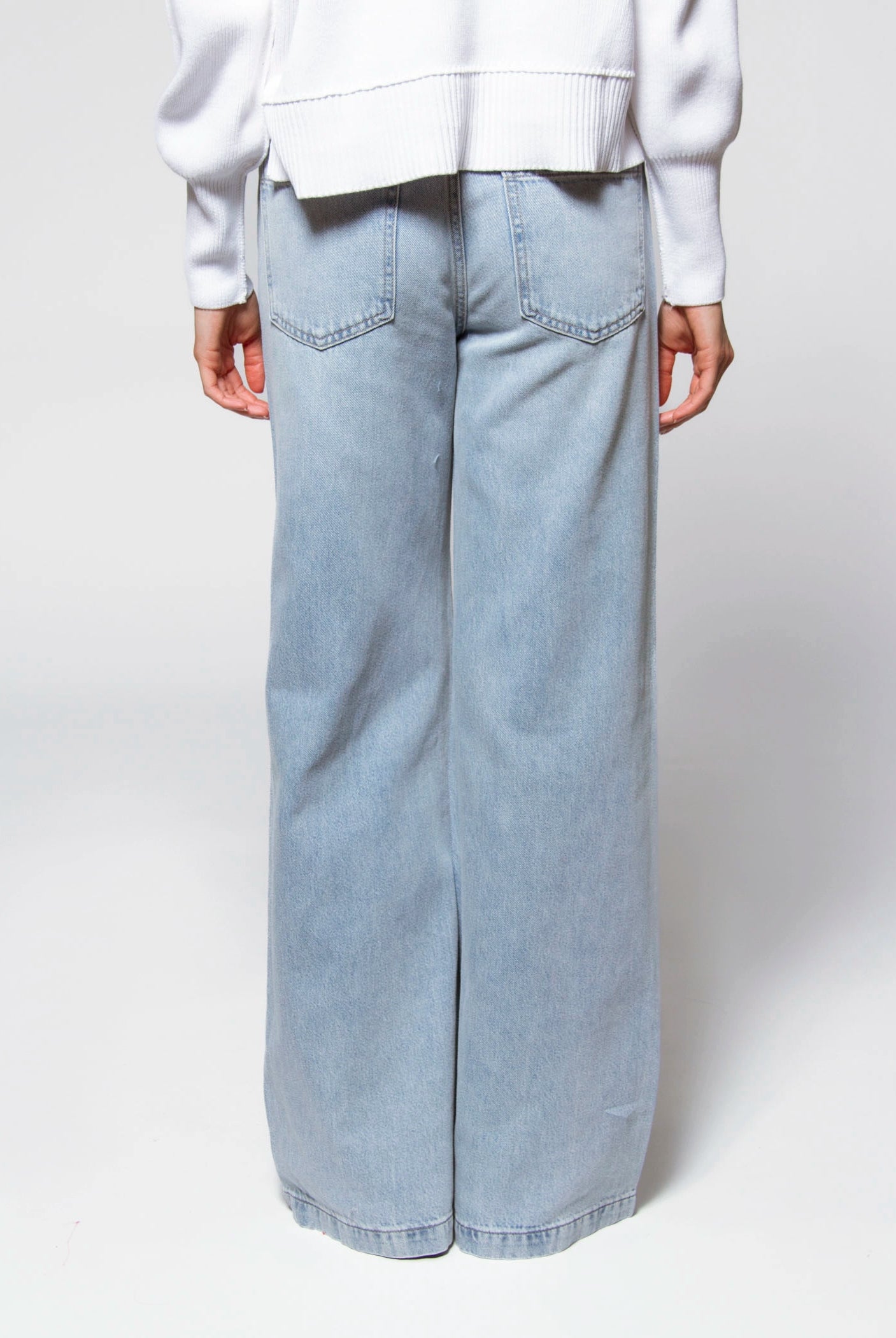 swatch_Light Denim pistola jadyn palazzo jeans
