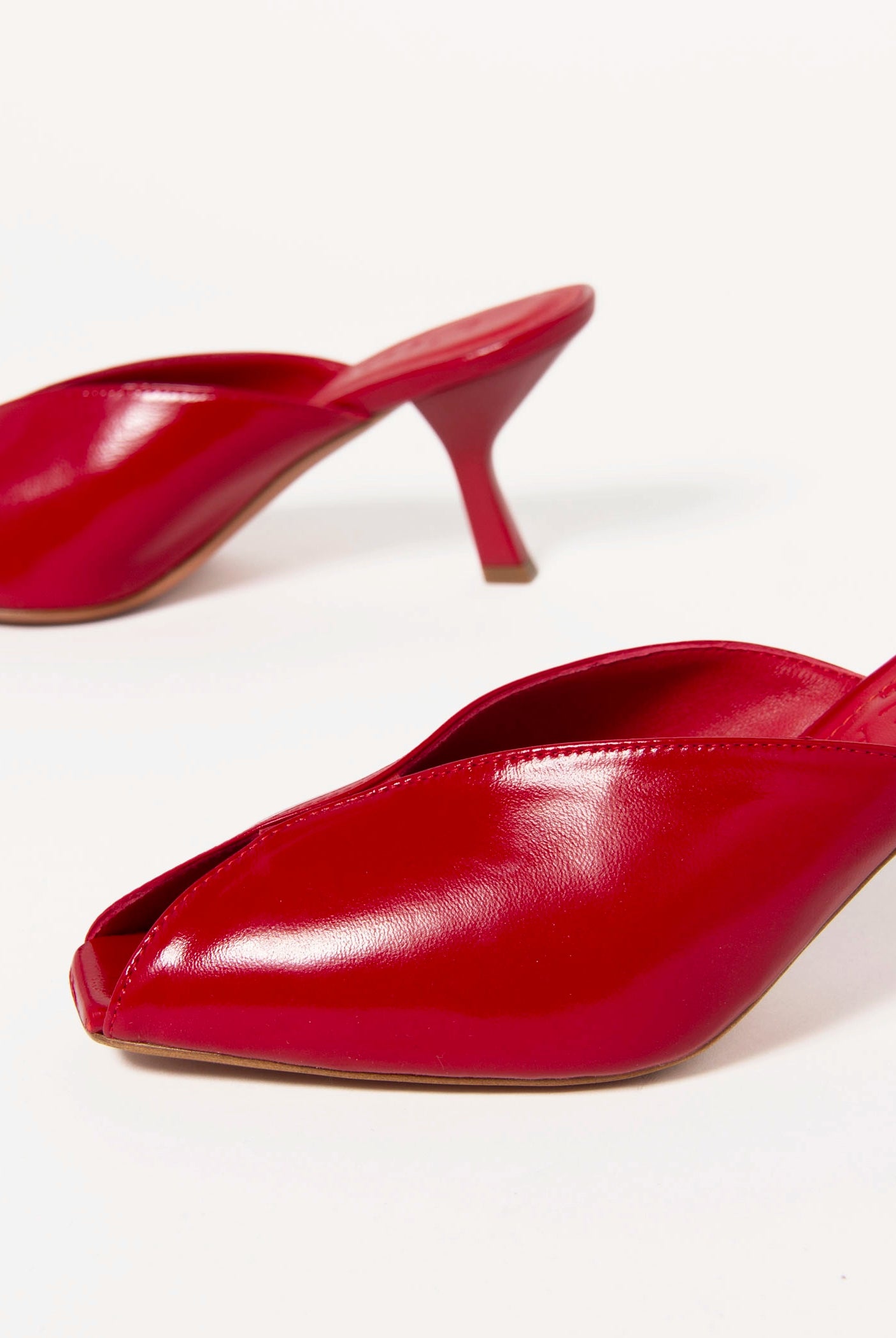 swatch_Red Leather l'idea peep toe sandal