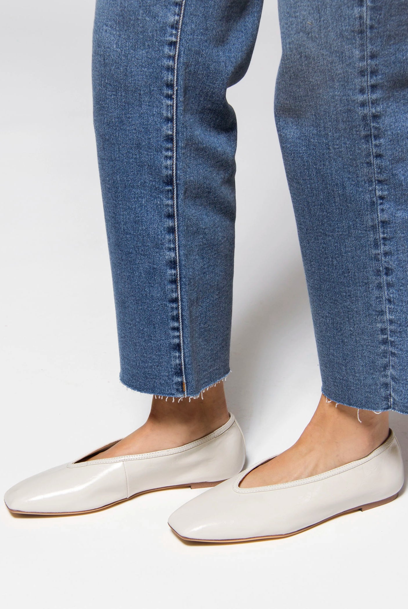 swatch_Dove bianca leather flat flat shoes