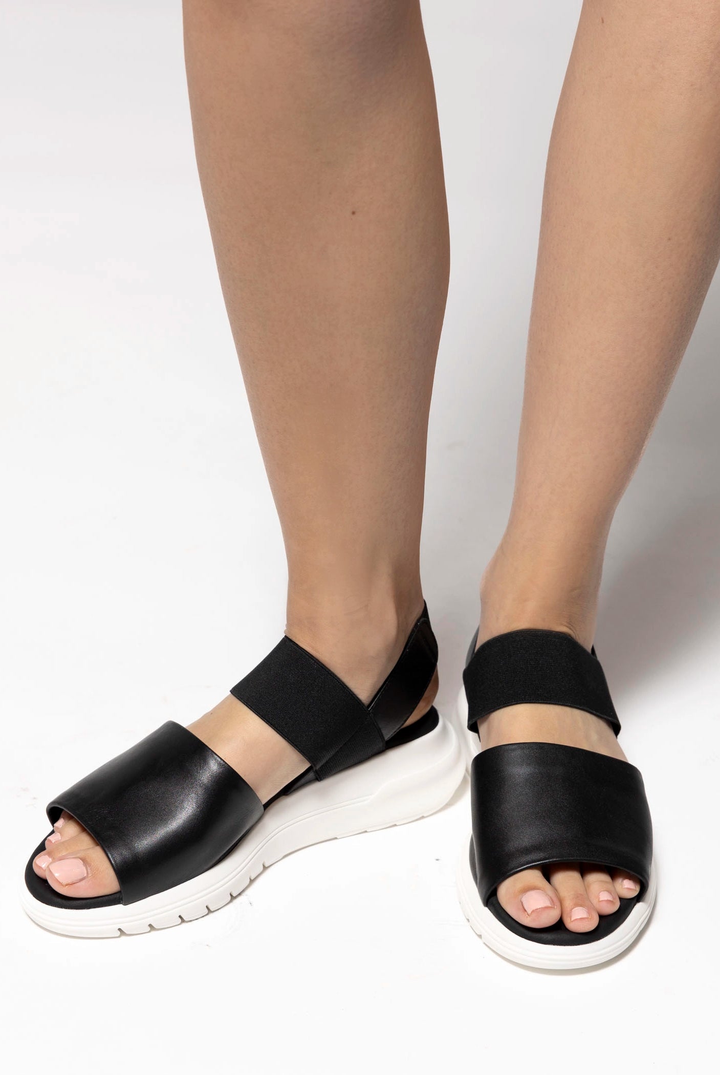swatch_Black the flexx tuana comfort sandal