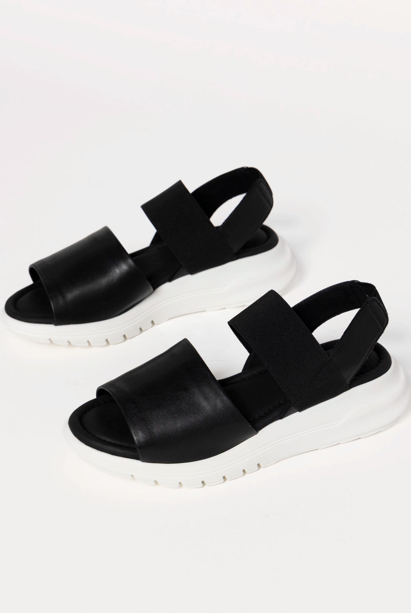 swatch_Black the flexx tuana comfort sandal