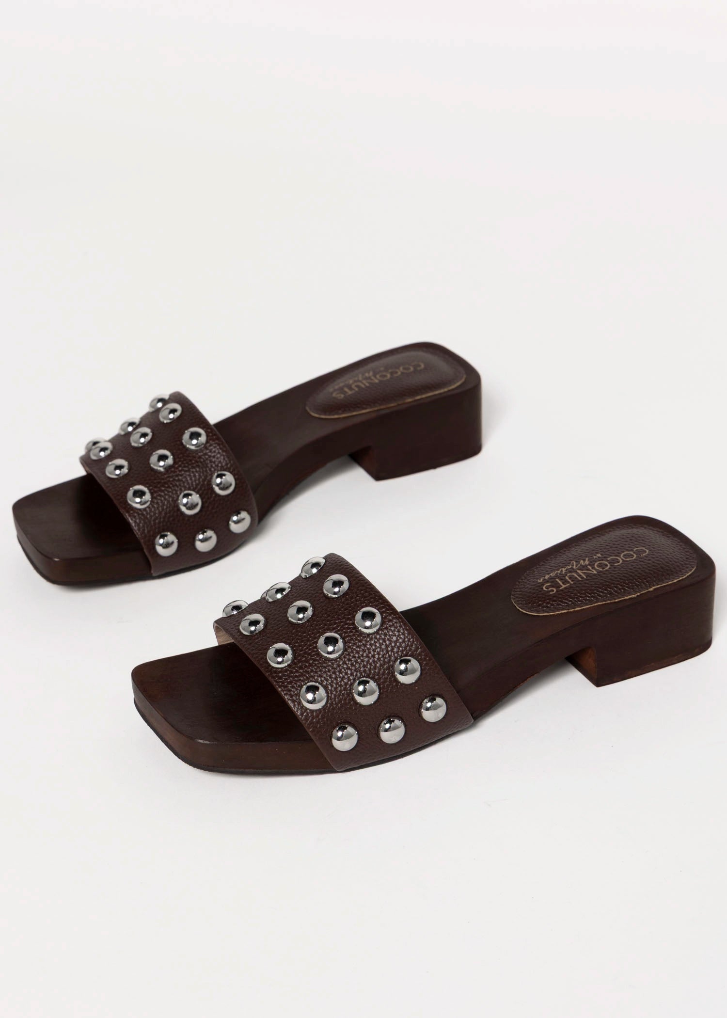 swatch_Brown coconuts fiora clog sandal