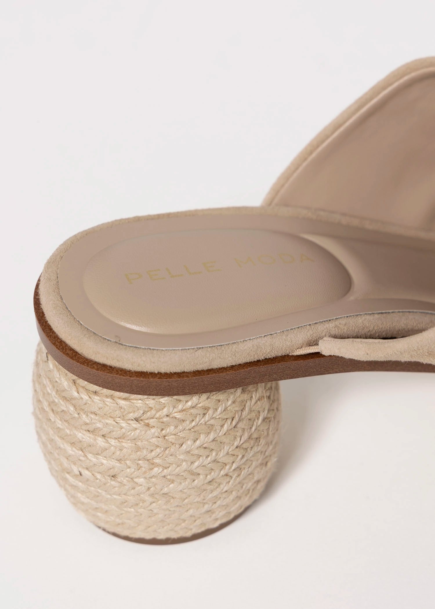swatch_Latte Suede pelle moda lahni heeled sandal