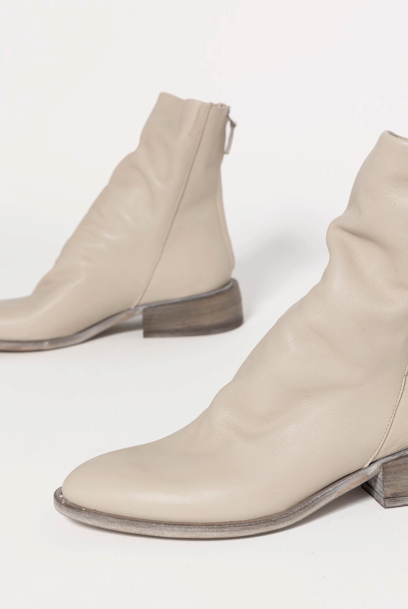 swatch_Off White Leather l'idea ruched ankle boot