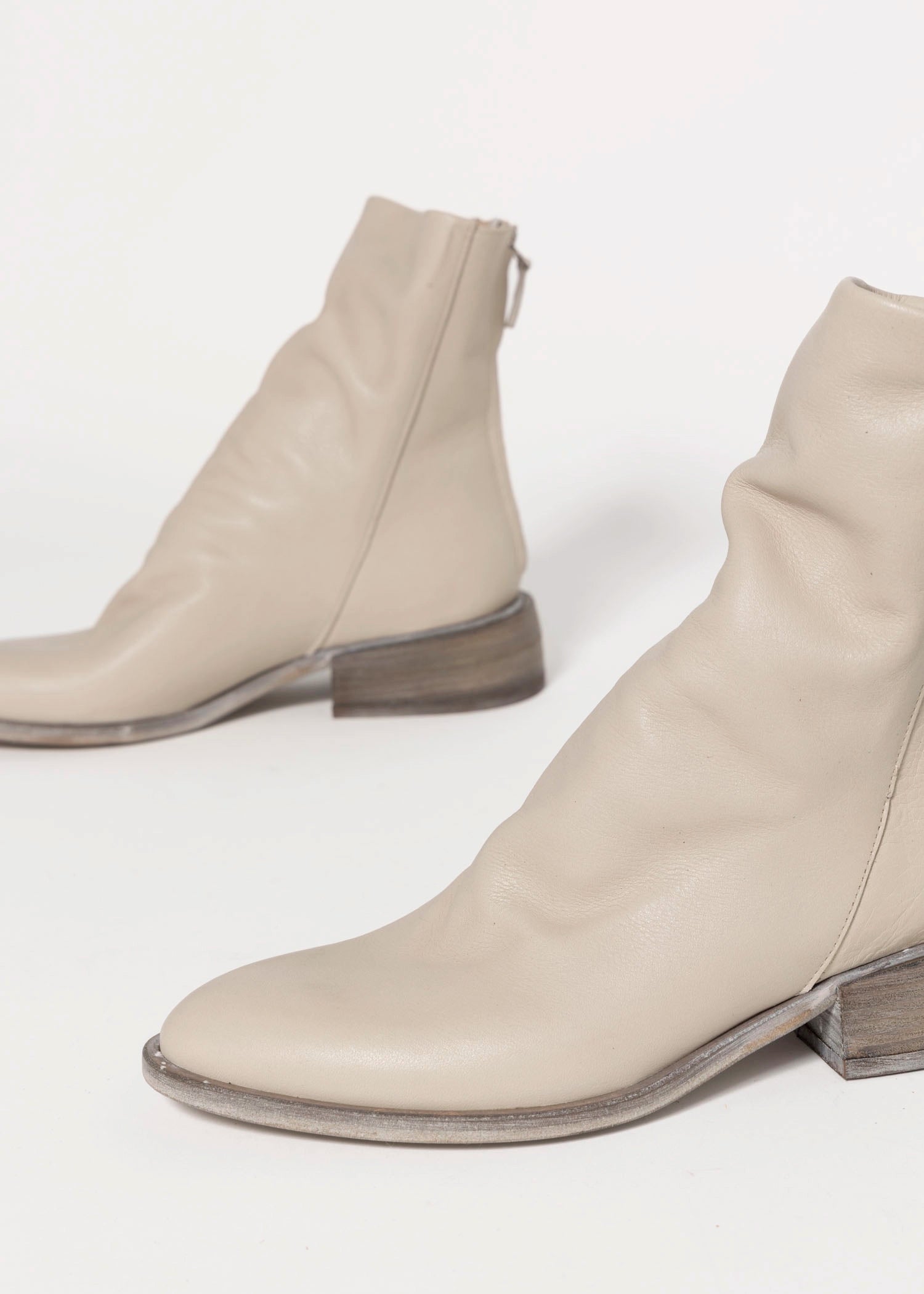swatch_Off White Leather l'idea ruched ankle boot