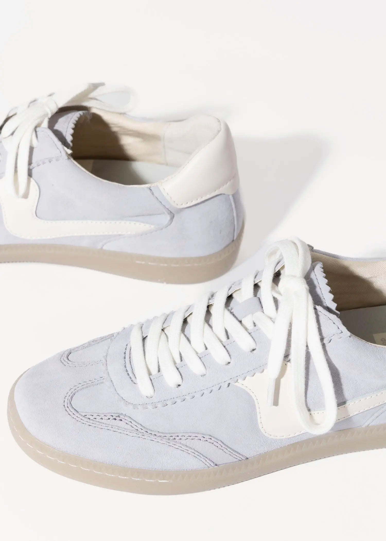 swatch_dusty blue notice sneaker shoes