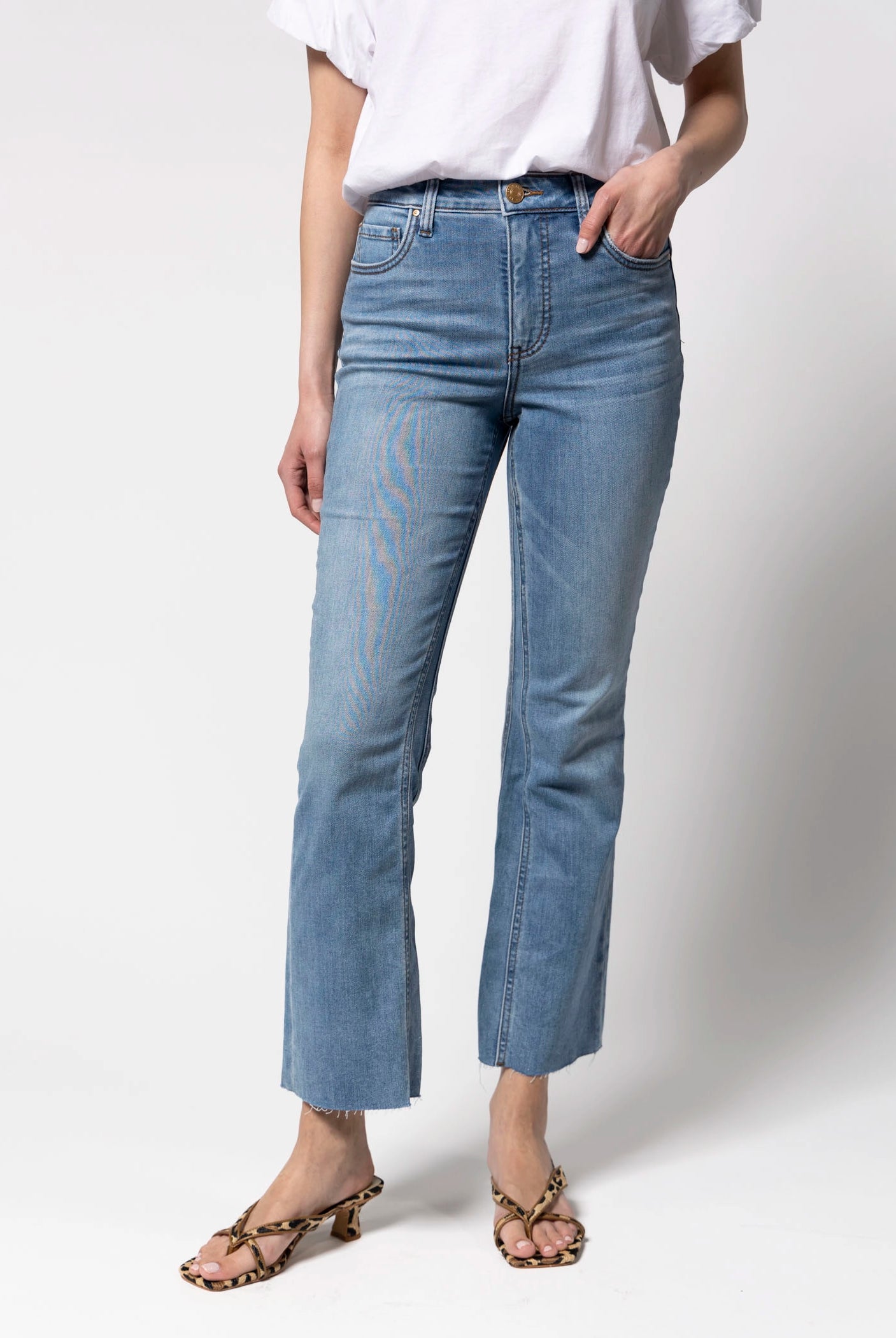 swatch_Medium Wash kut from the kloth kelsey jean
