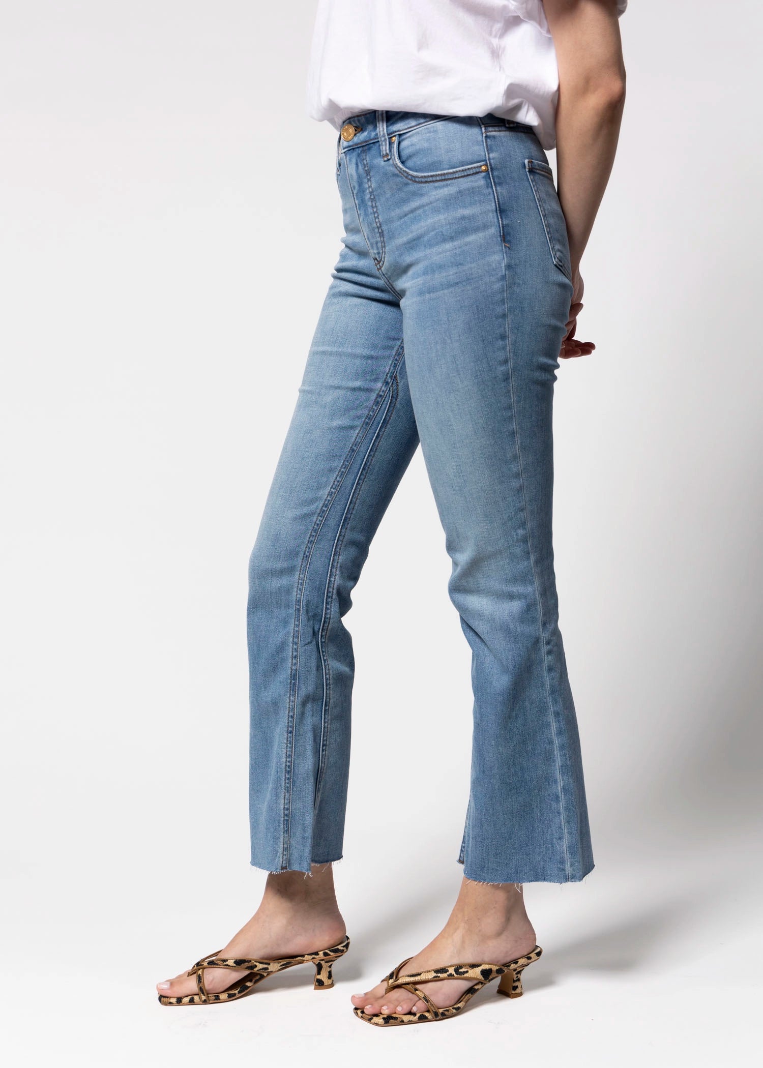 swatch_Medium Wash kut from the kloth kelsey jean