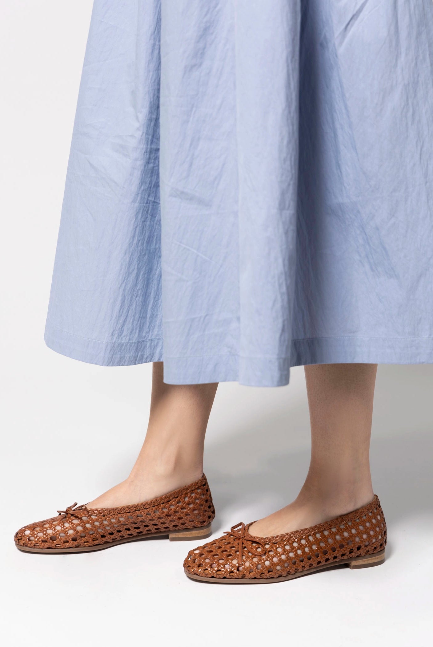 swatch_Tan Leather seychelles flagstaff woven flat