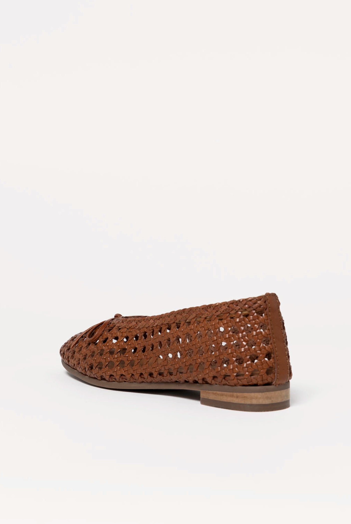 swatch_Tan Leather seychelles flagstaff woven flat