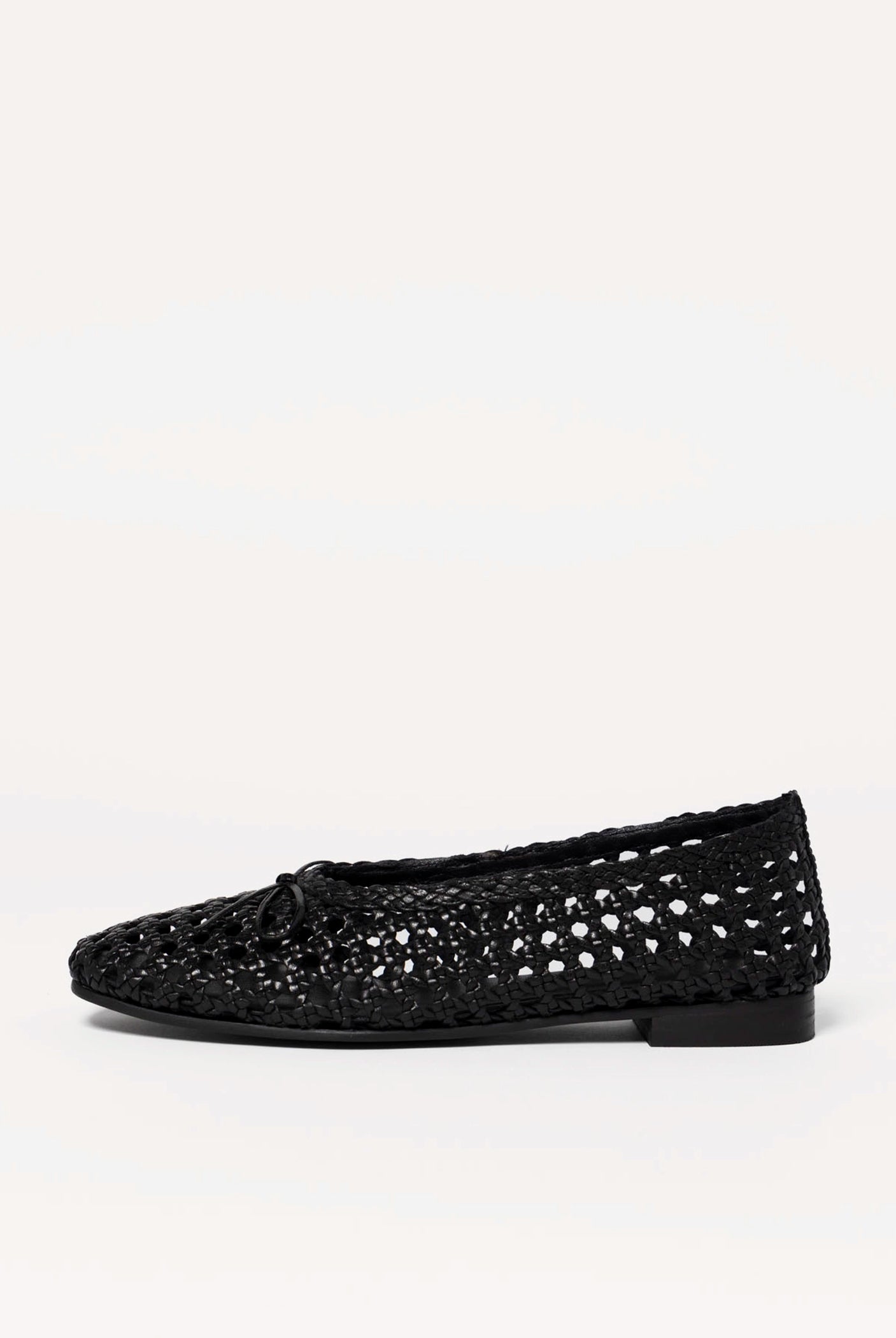 swatch_Black Leather seychelles flagstaff woven flat