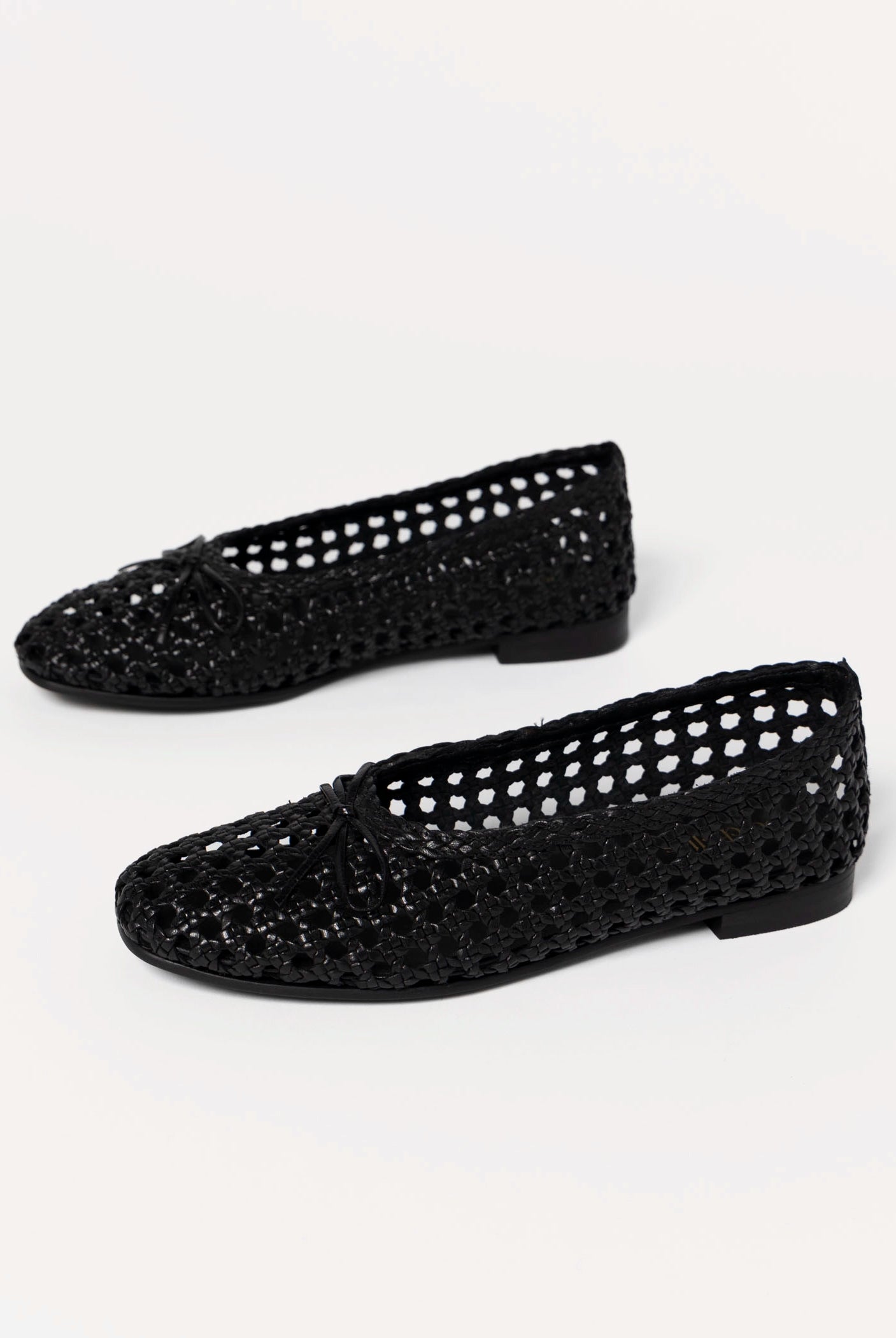 swatch_Black Leather seychelles flagstaff woven flat